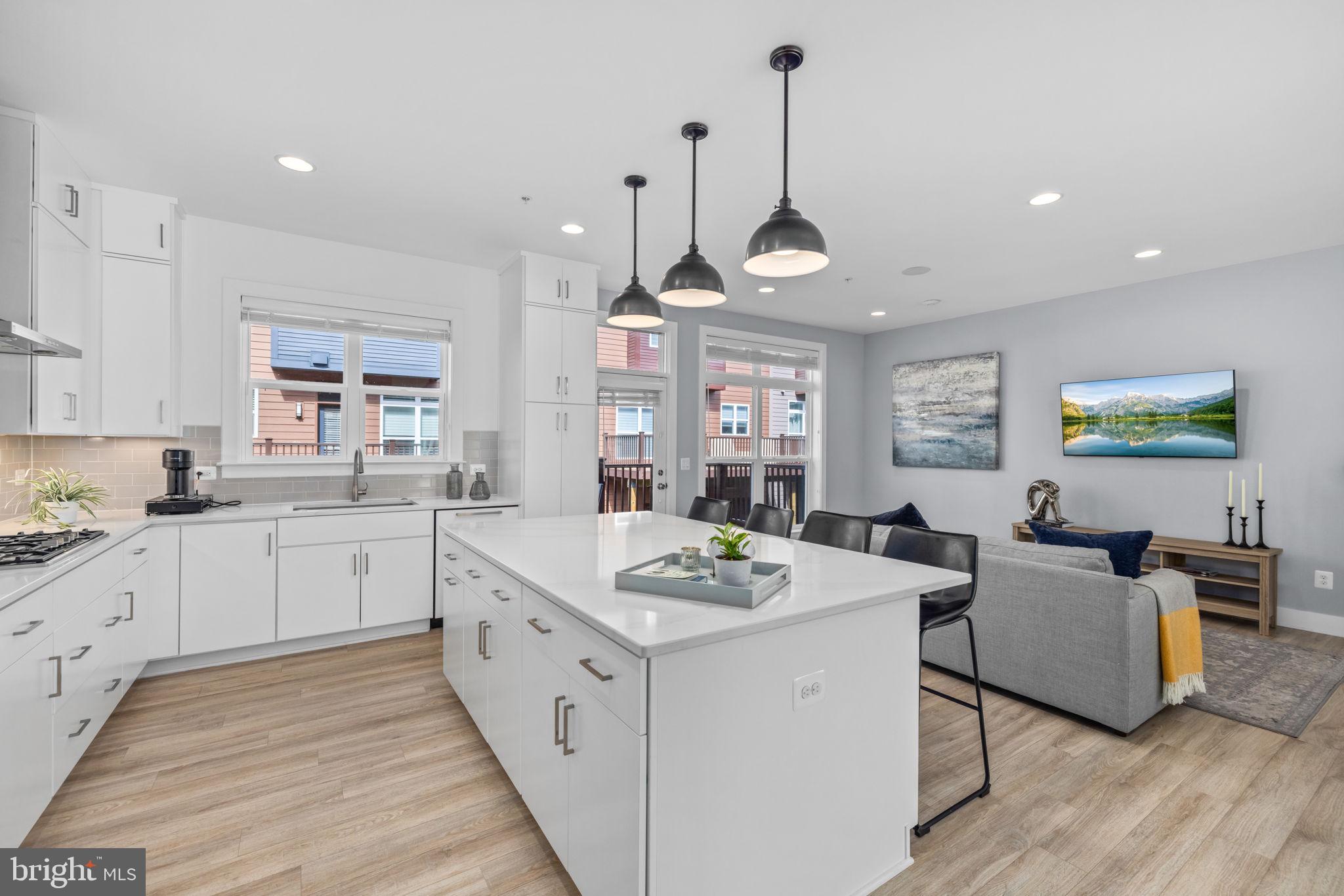 TOWER OAKS - Residential