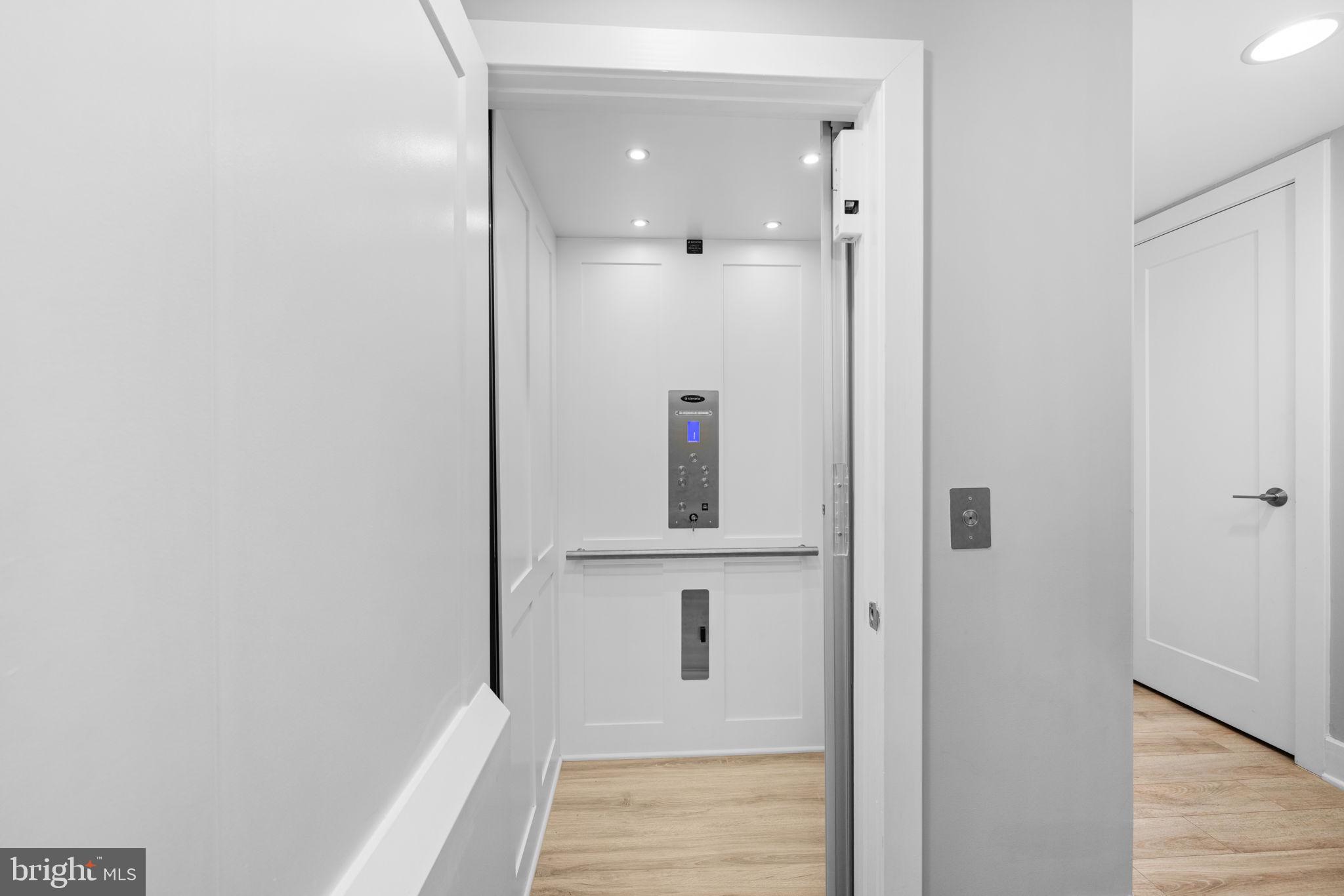 TOWER OAKS - Residential