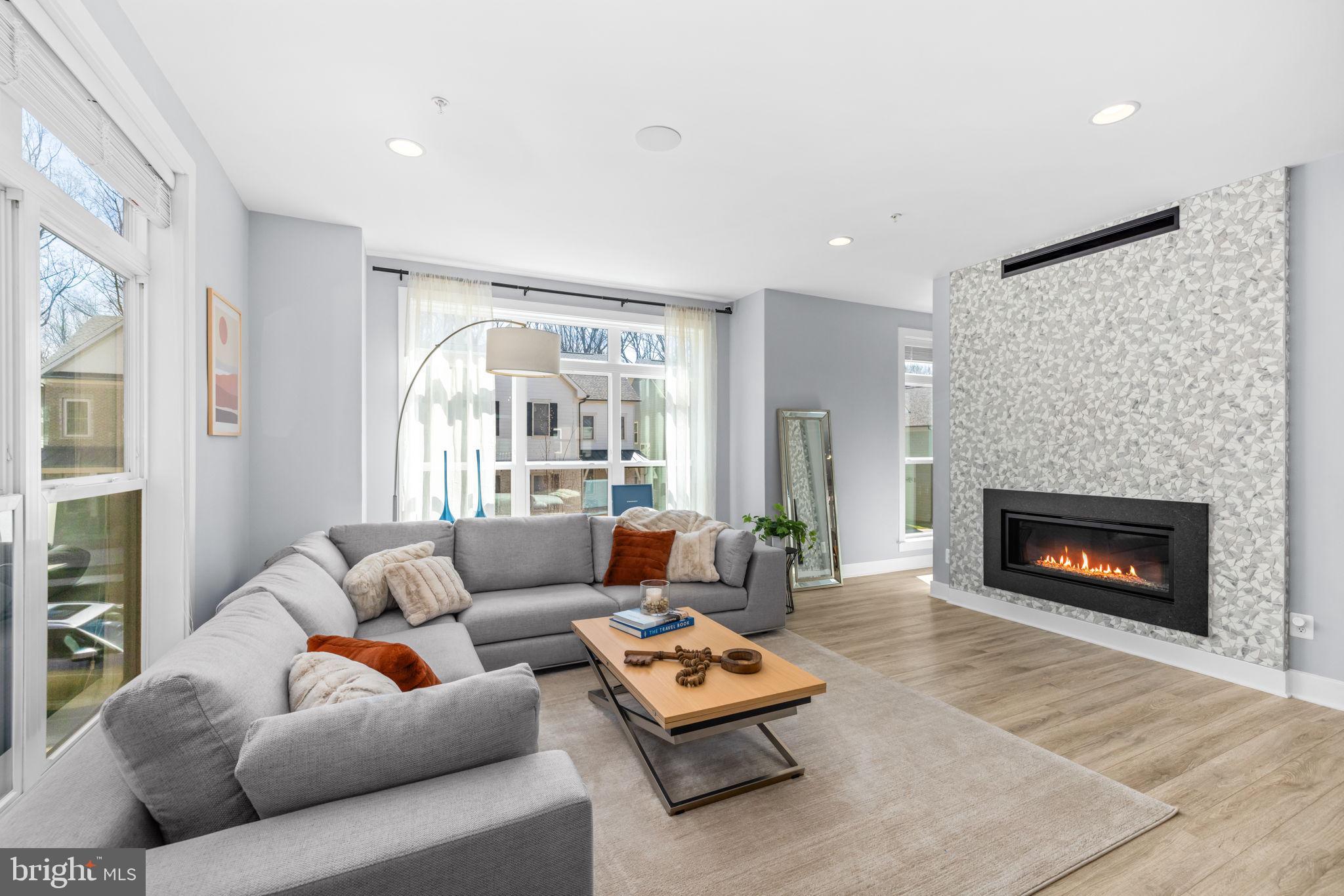 TOWER OAKS - Residential