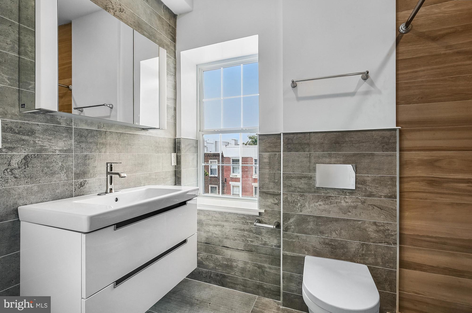 EAST KENSINGTON - Residential Lease