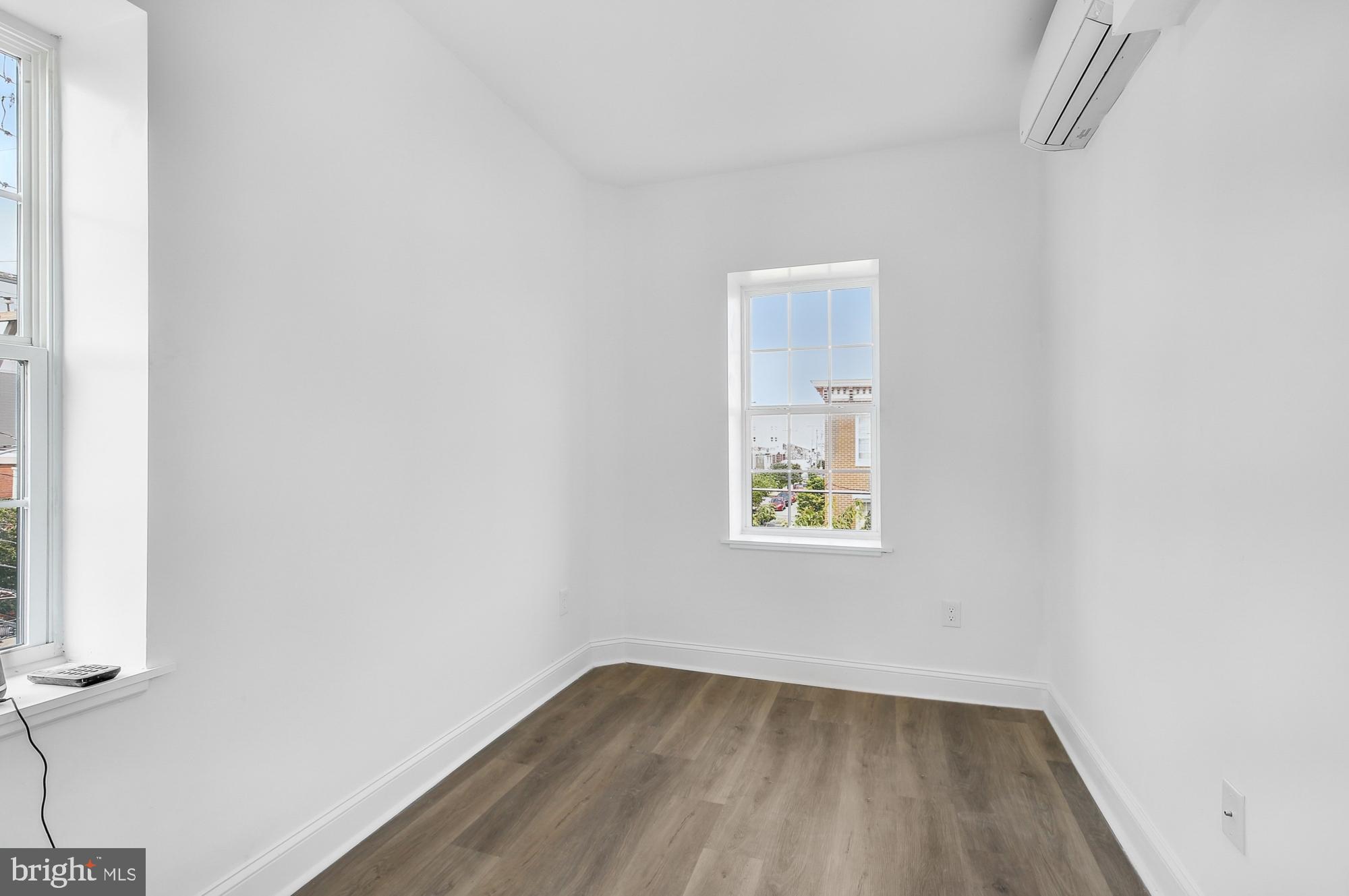 EAST KENSINGTON - Residential Lease