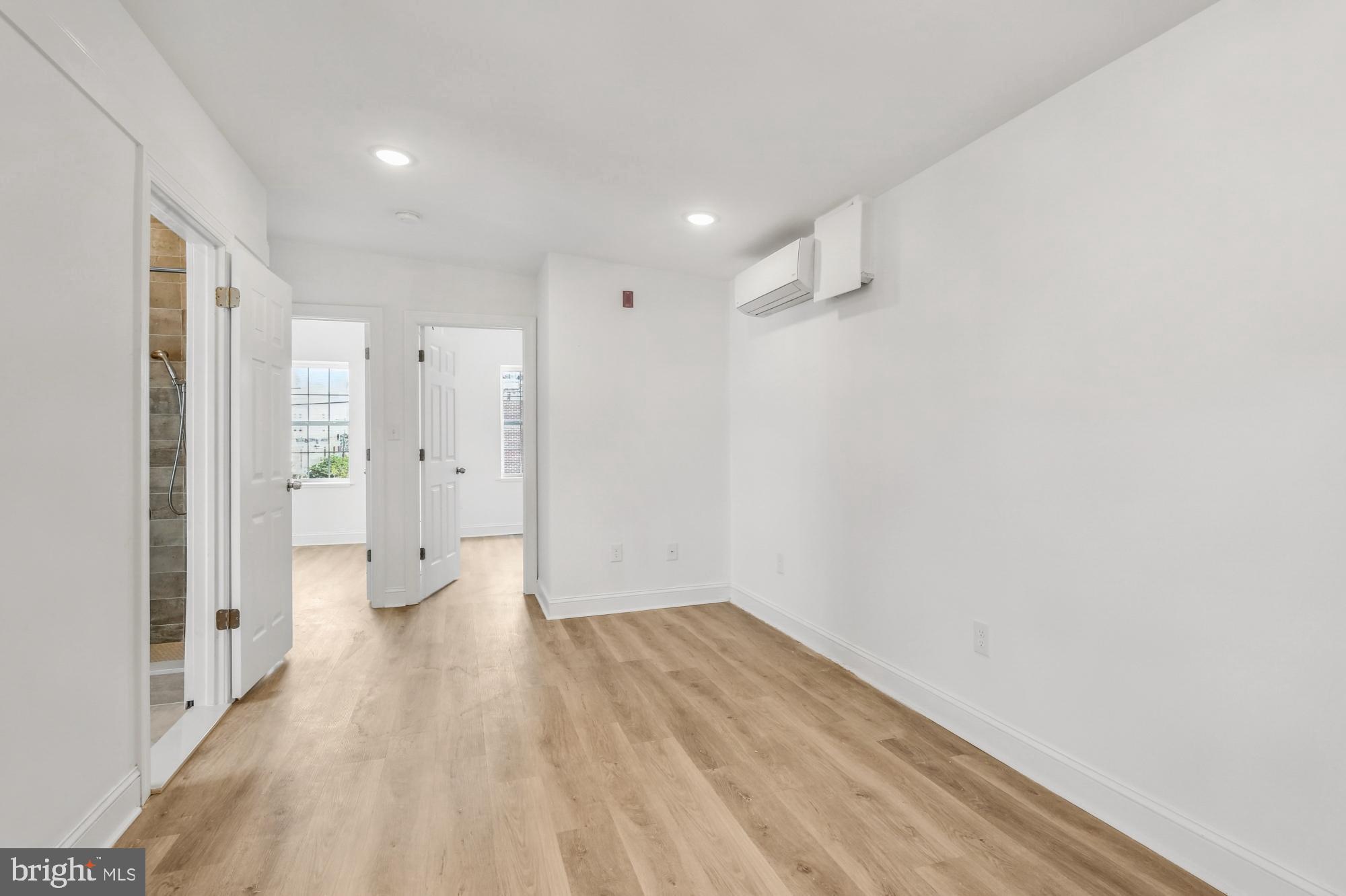 EAST KENSINGTON - Residential Lease