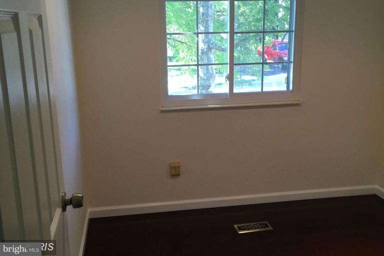 NEWINGTON FOREST - Residential Lease