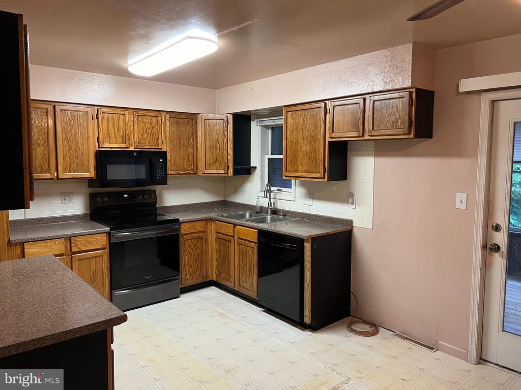 Photo of 154 Sherfield Court, Elizabethtown, PA 17022 (MLS # PALA2056902)