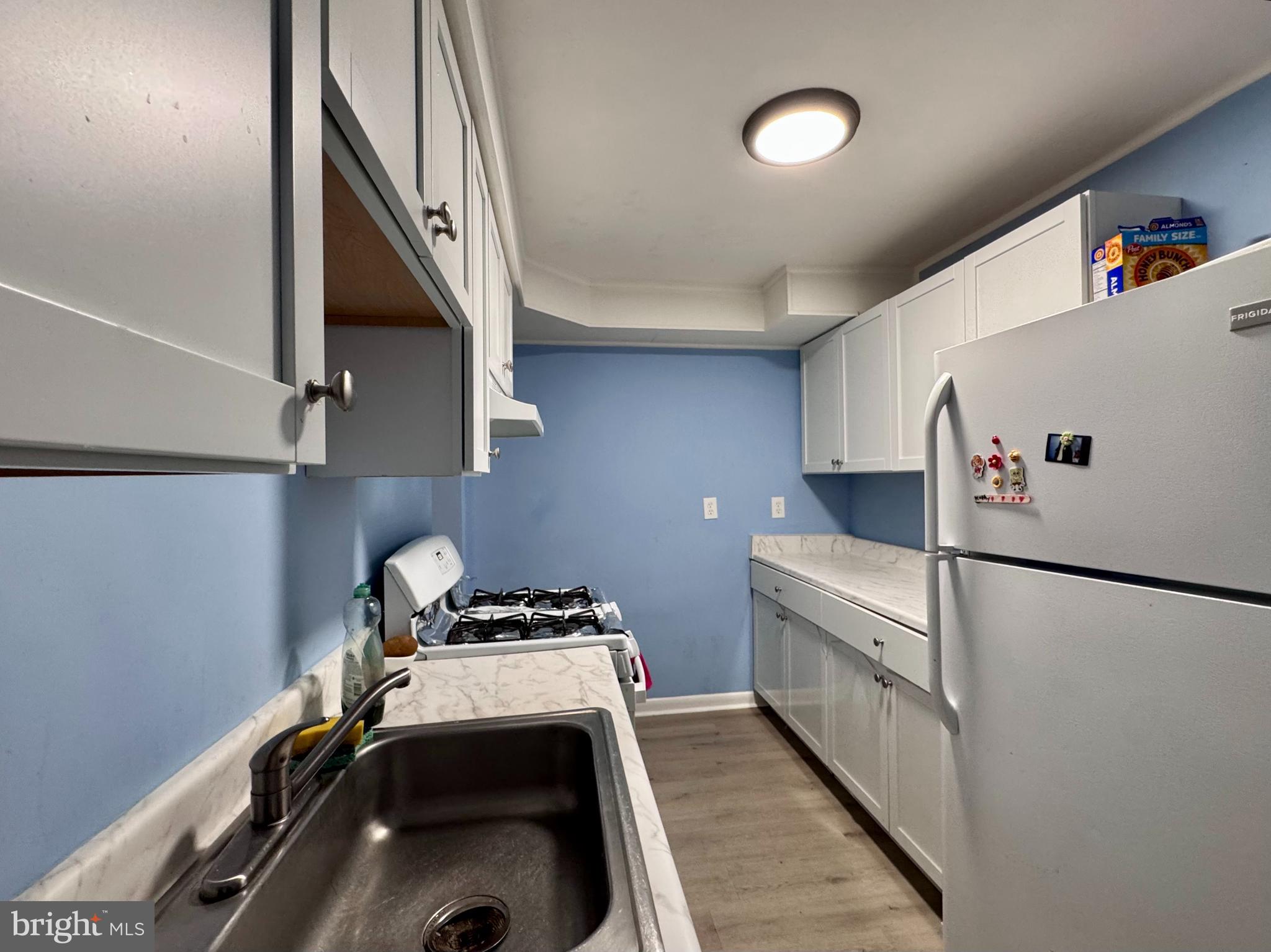 COLUMBIA KNOLL - Residential