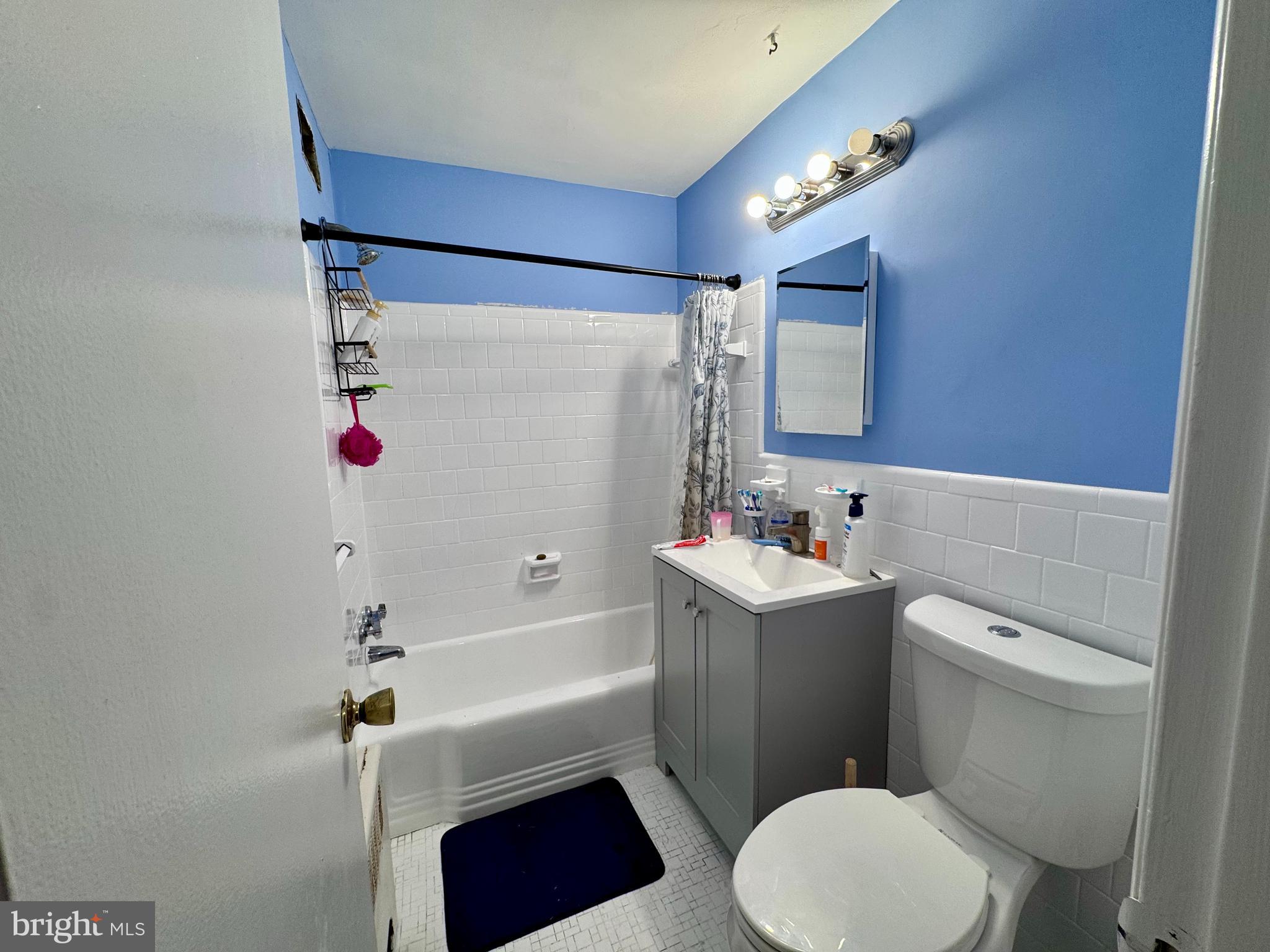 COLUMBIA KNOLL - Residential