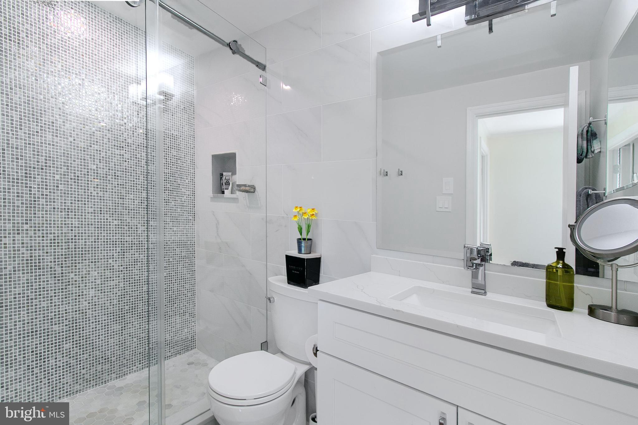 KINGSTON CHASE - Residential