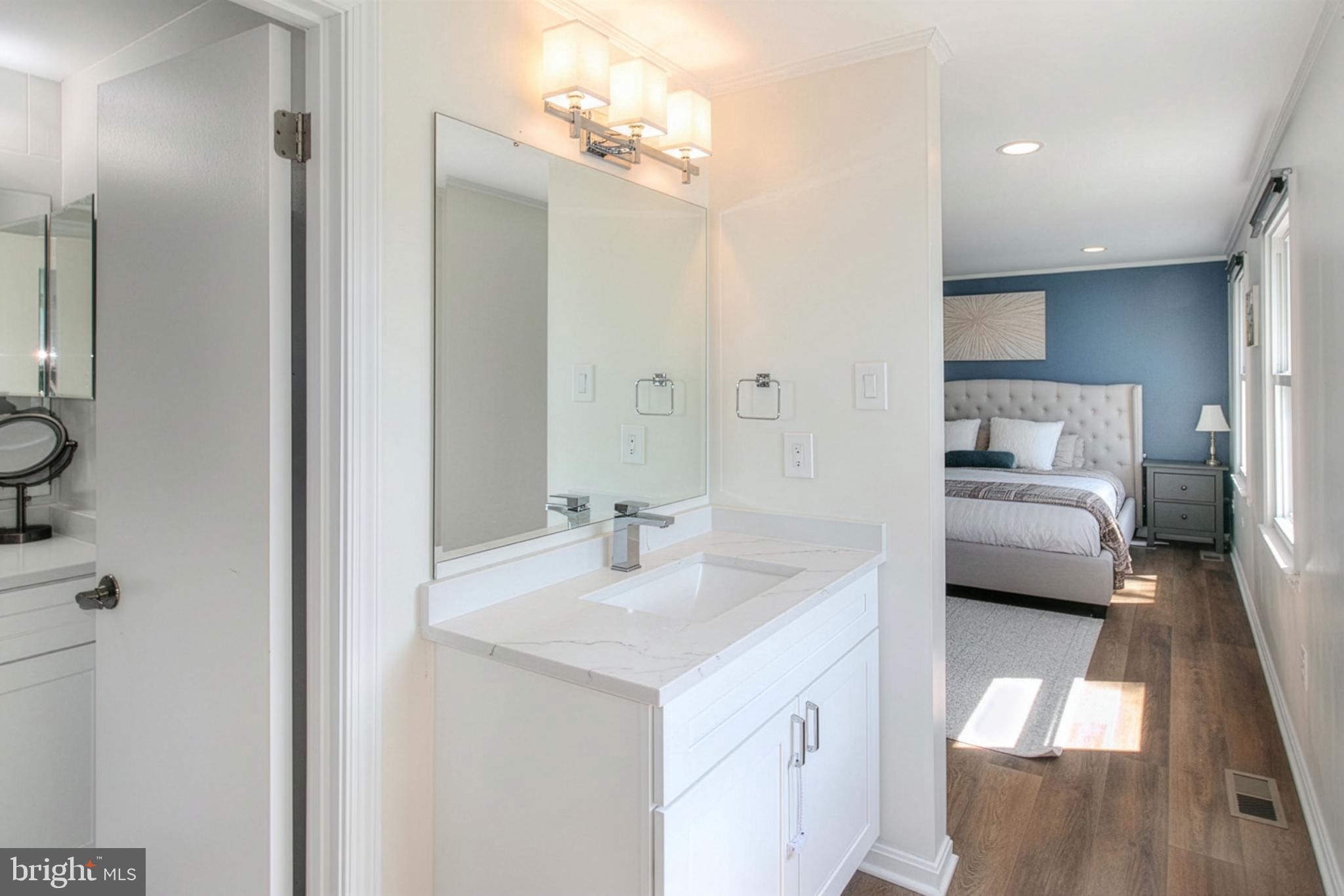 KINGSTON CHASE - Residential