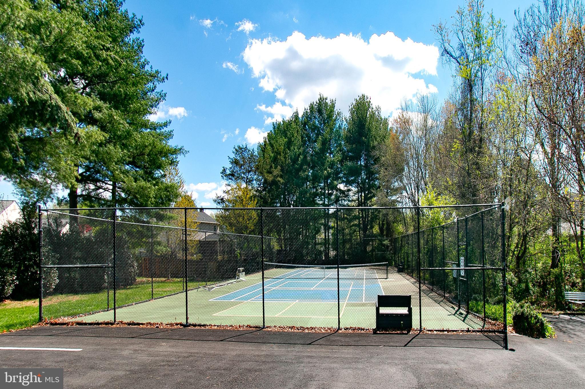 KINGSTON CHASE - Residential