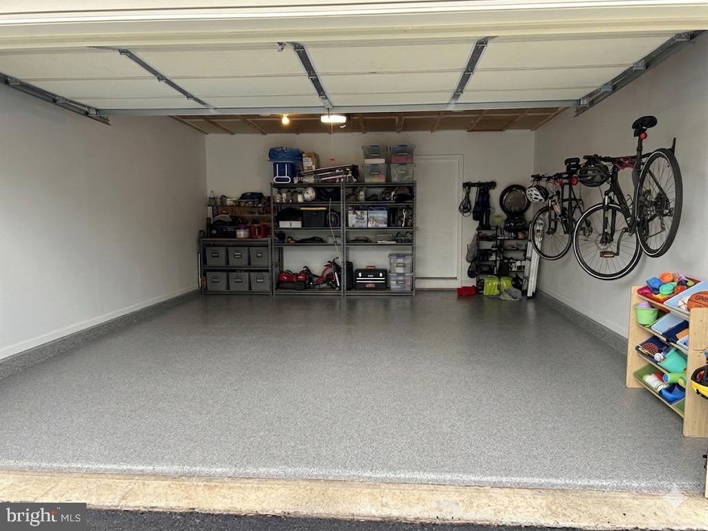 KINGSTON CHASE - Residential