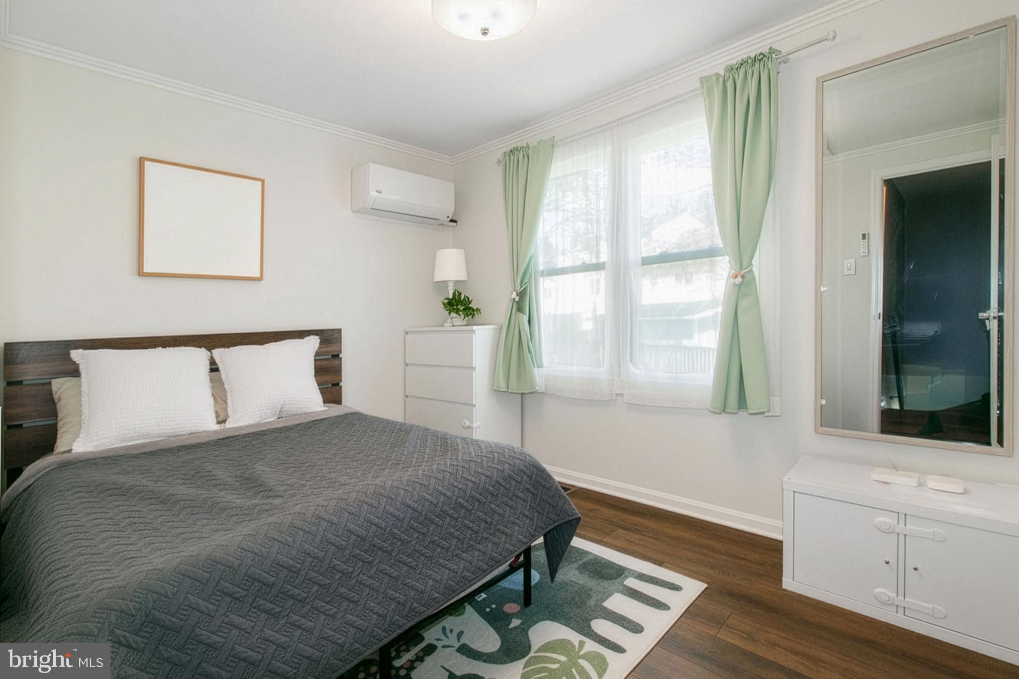 KINGSTON CHASE - Residential