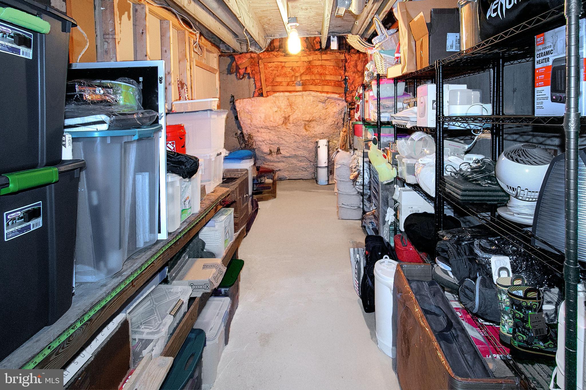 KINGSTON CHASE - Residential