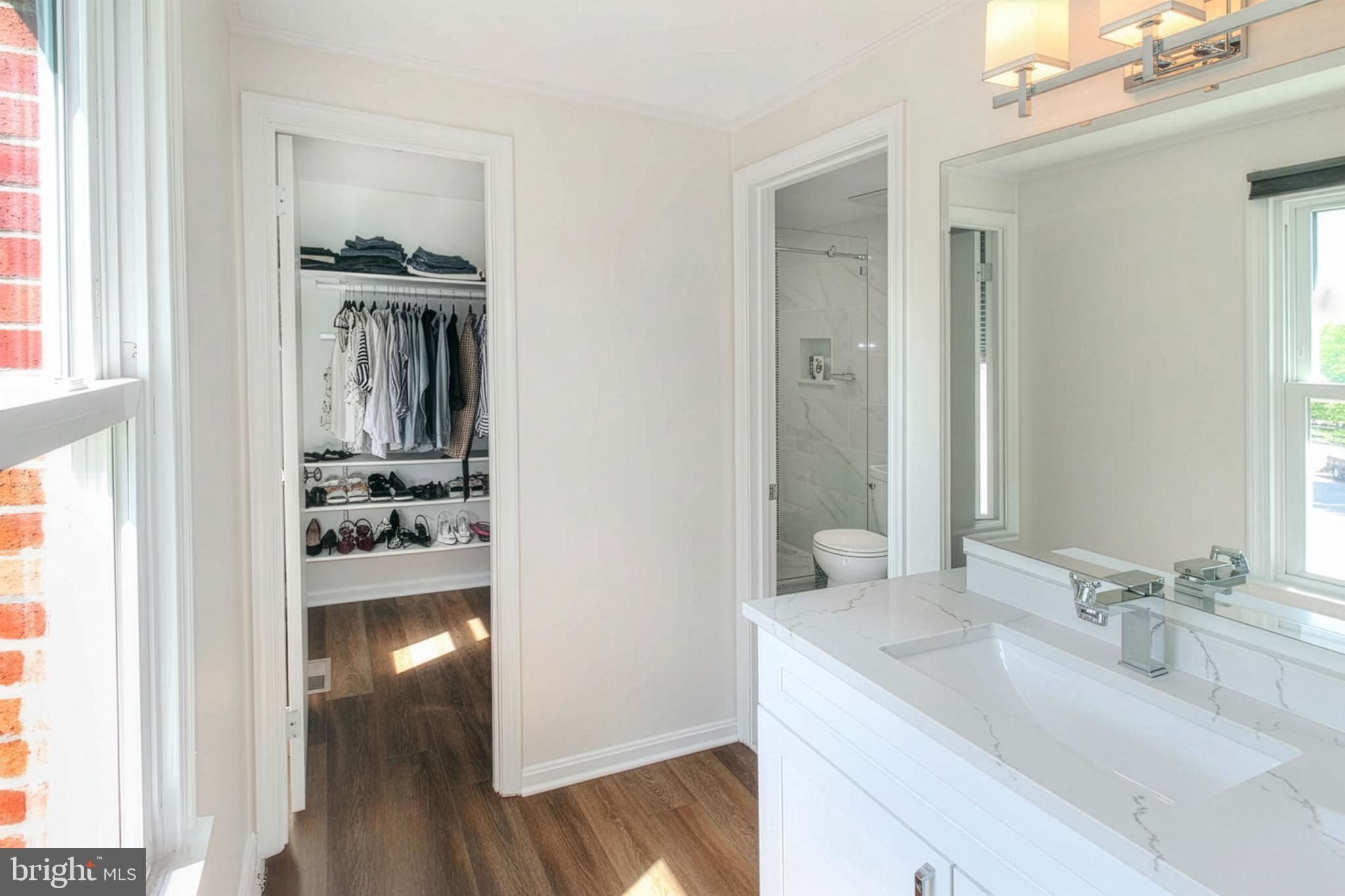 KINGSTON CHASE - Residential