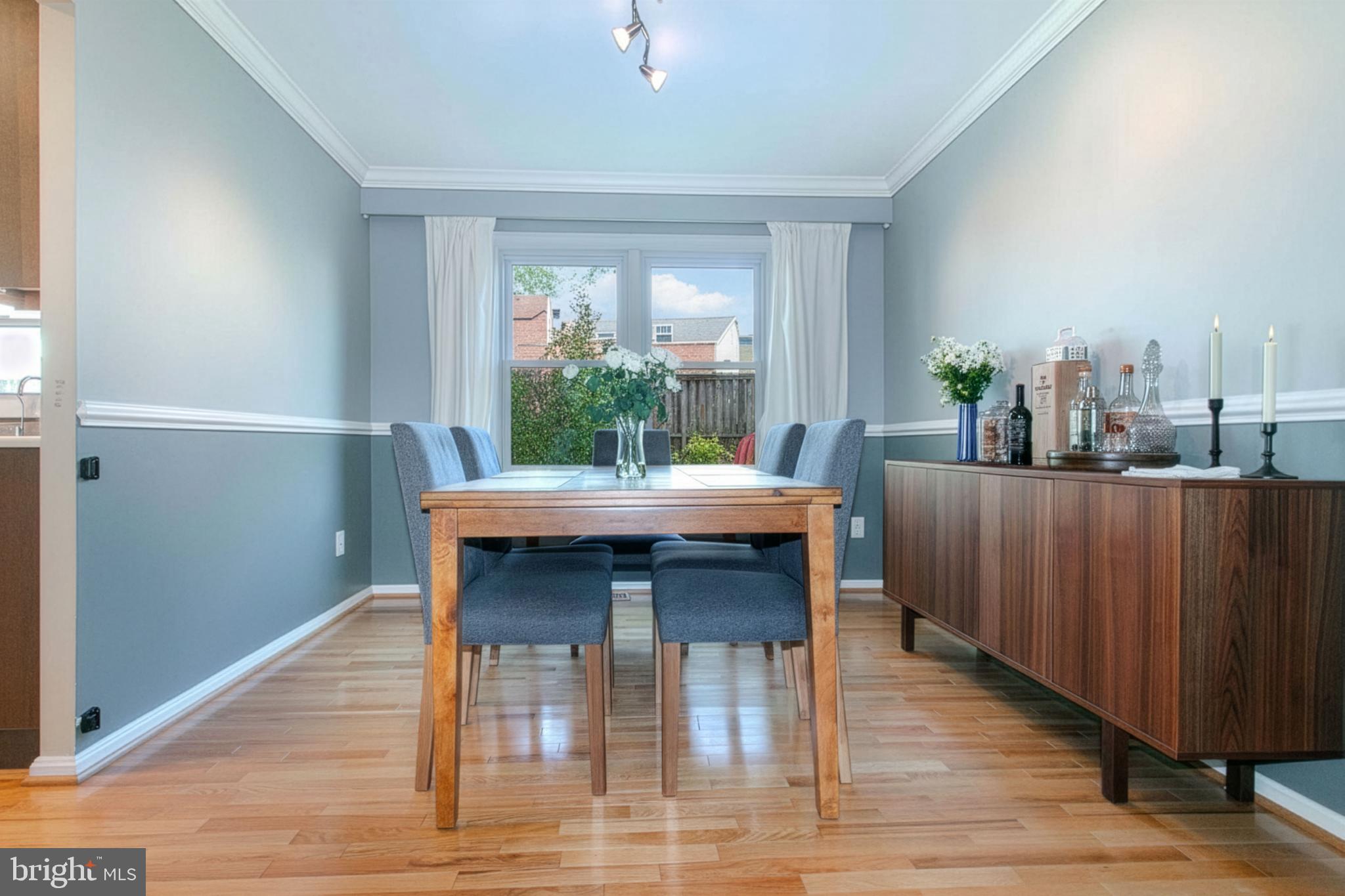 KINGSTON CHASE - Residential