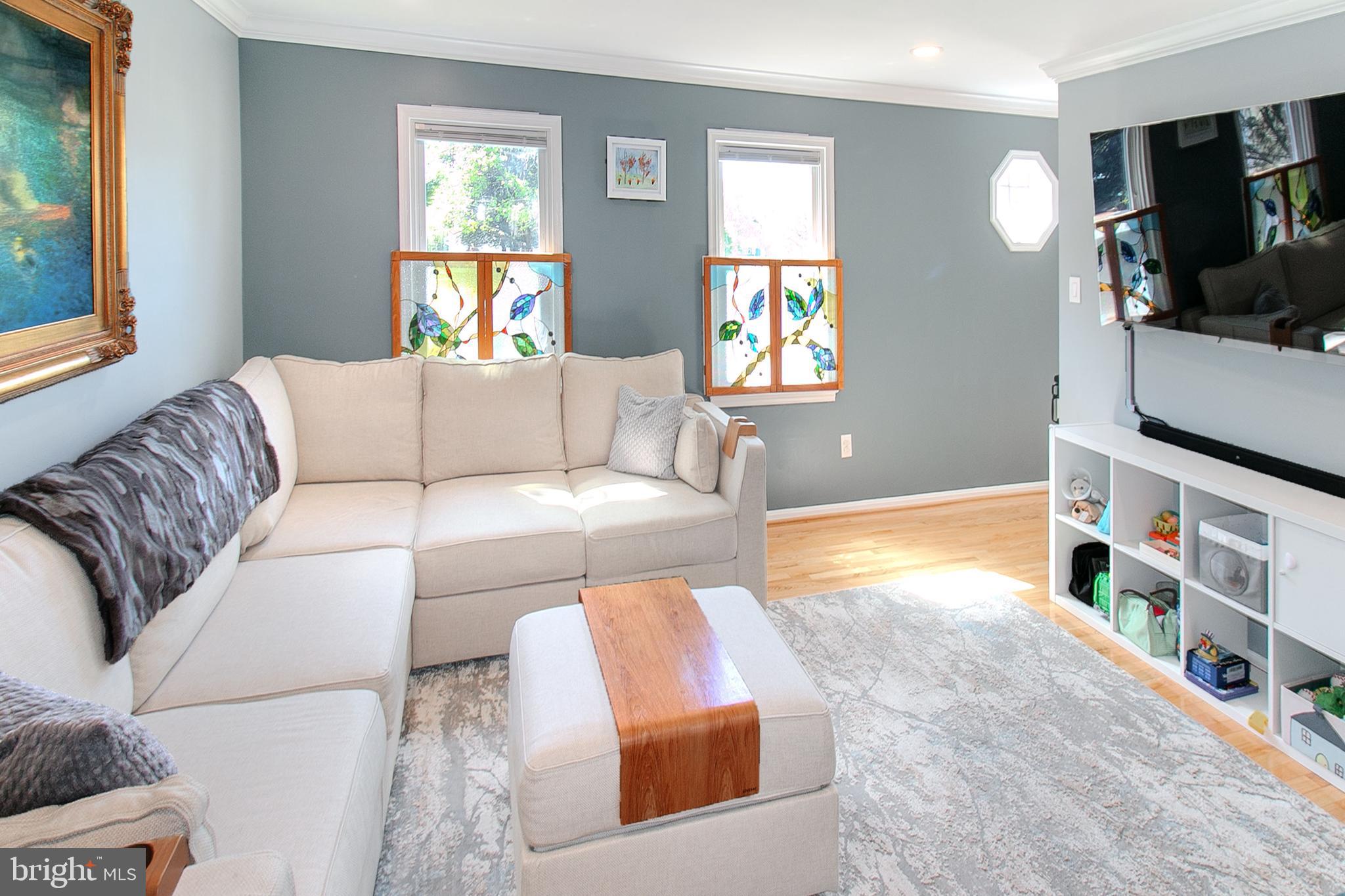 KINGSTON CHASE - Residential