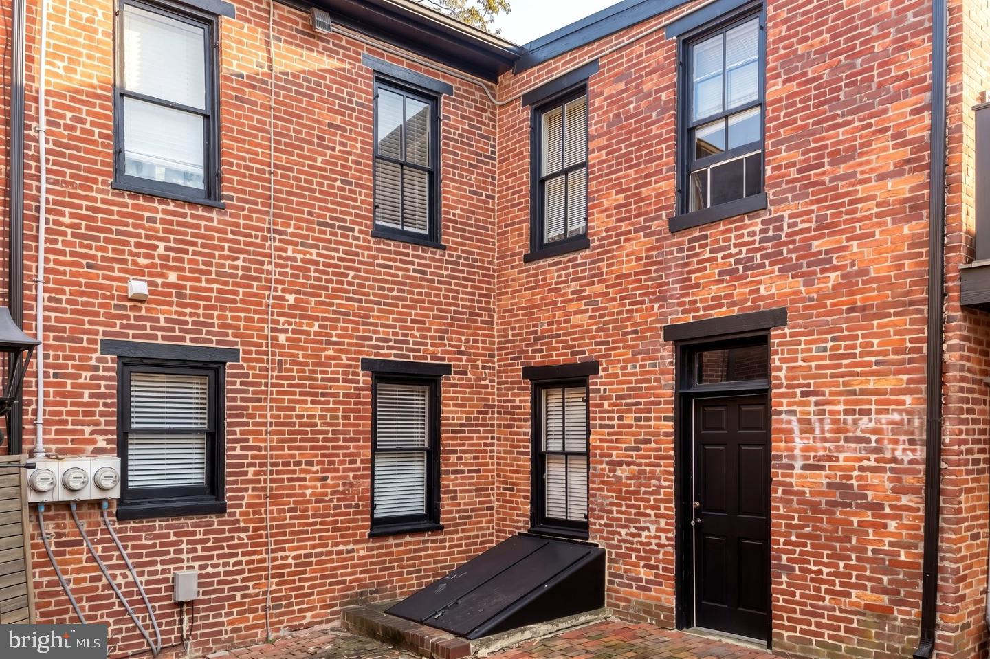 31 S WASHINGTON STREET