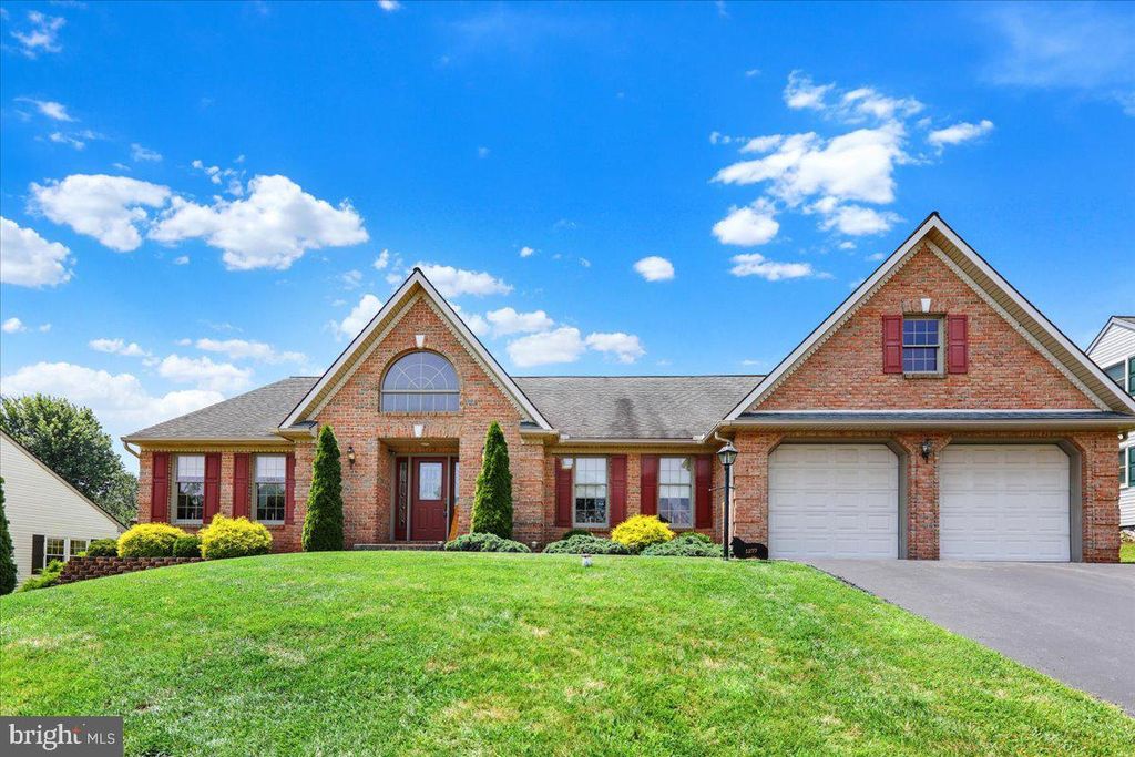 Photo of 1277 Harvest Drive, DENVER, PA 17517 (MLS # PALA2072576)