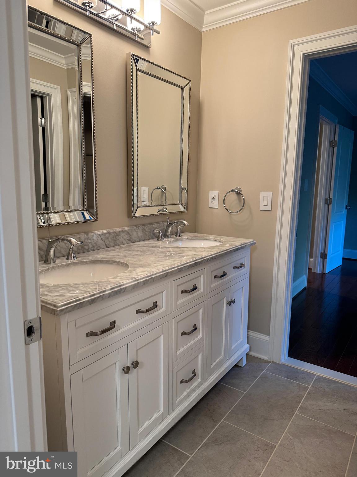 HOLMES RUN HEIGHTS - Residential Lease