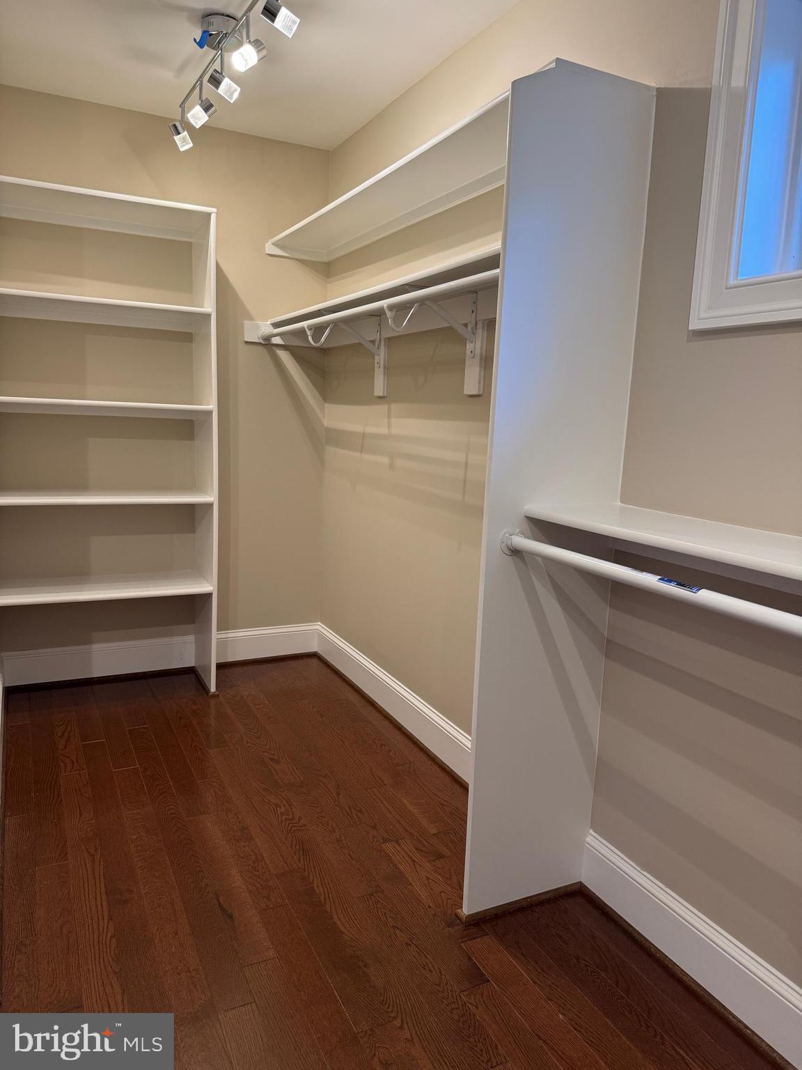 HOLMES RUN HEIGHTS - Residential Lease