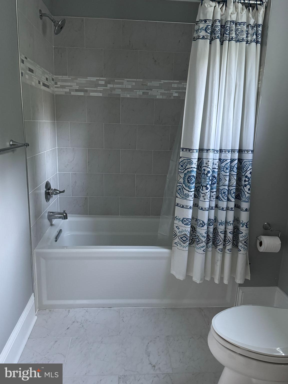 HOLMES RUN HEIGHTS - Residential Lease