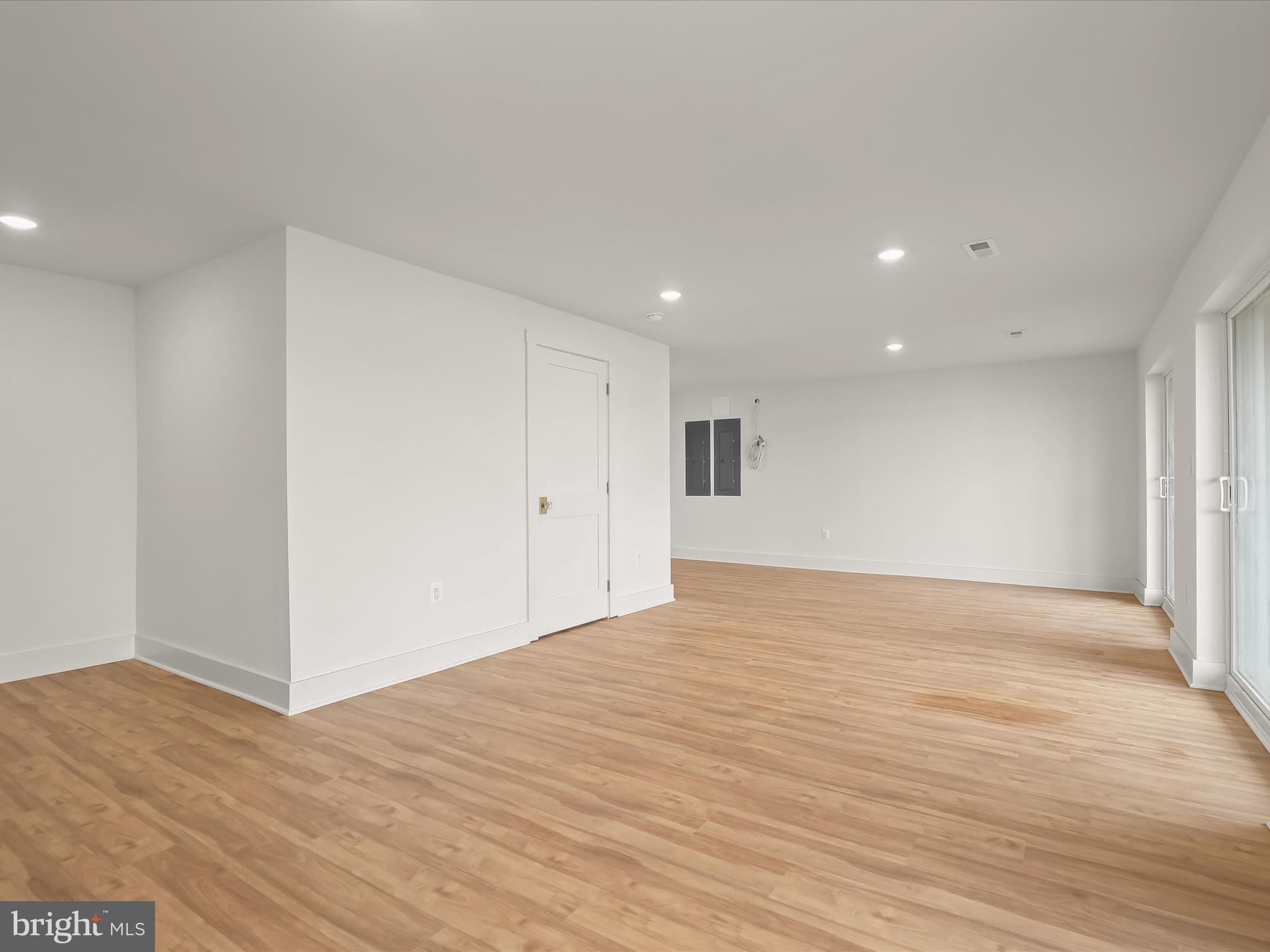 LONG POINT ON THE SEVERN - Residential