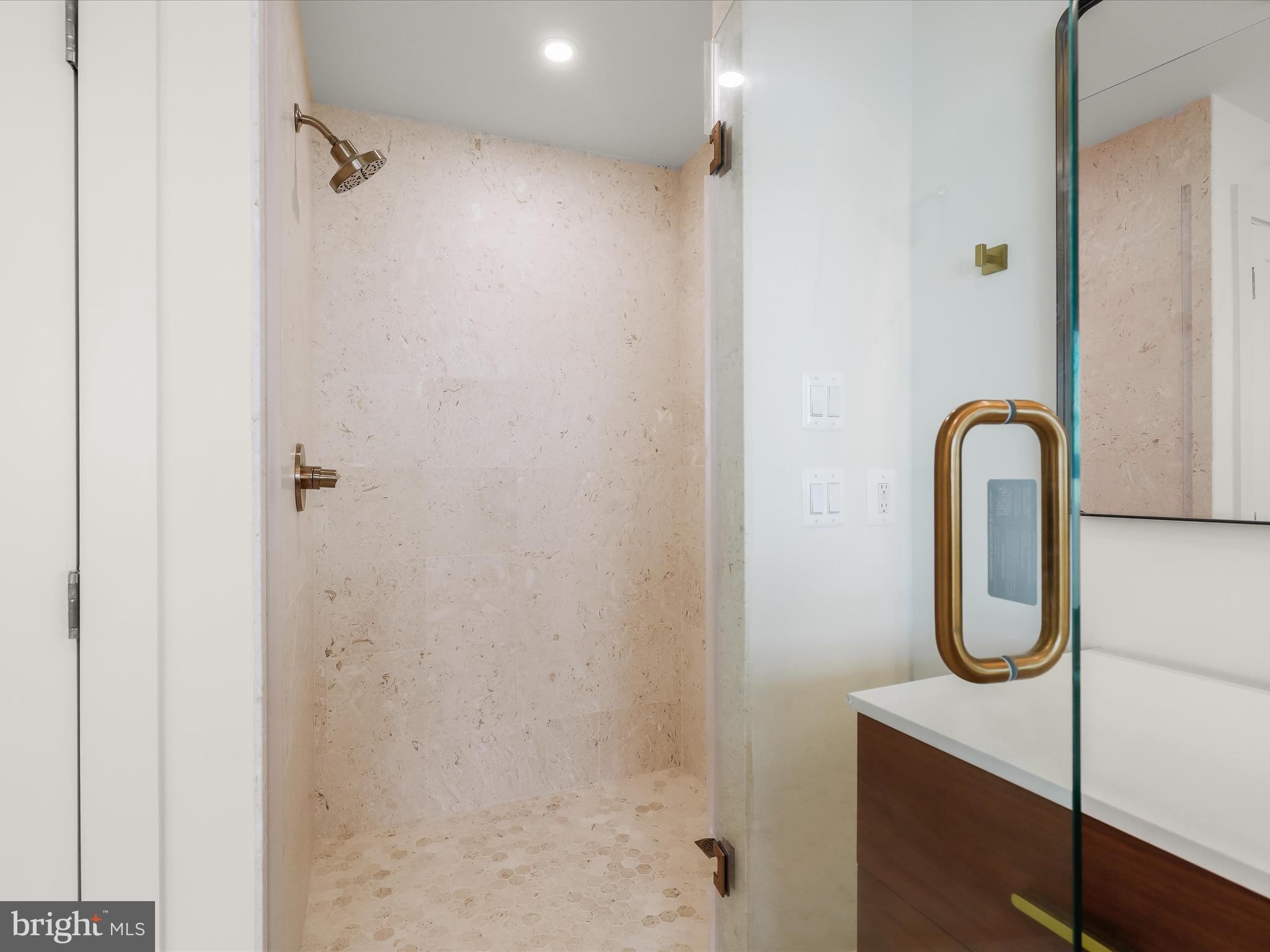 LONG POINT ON THE SEVERN - Residential