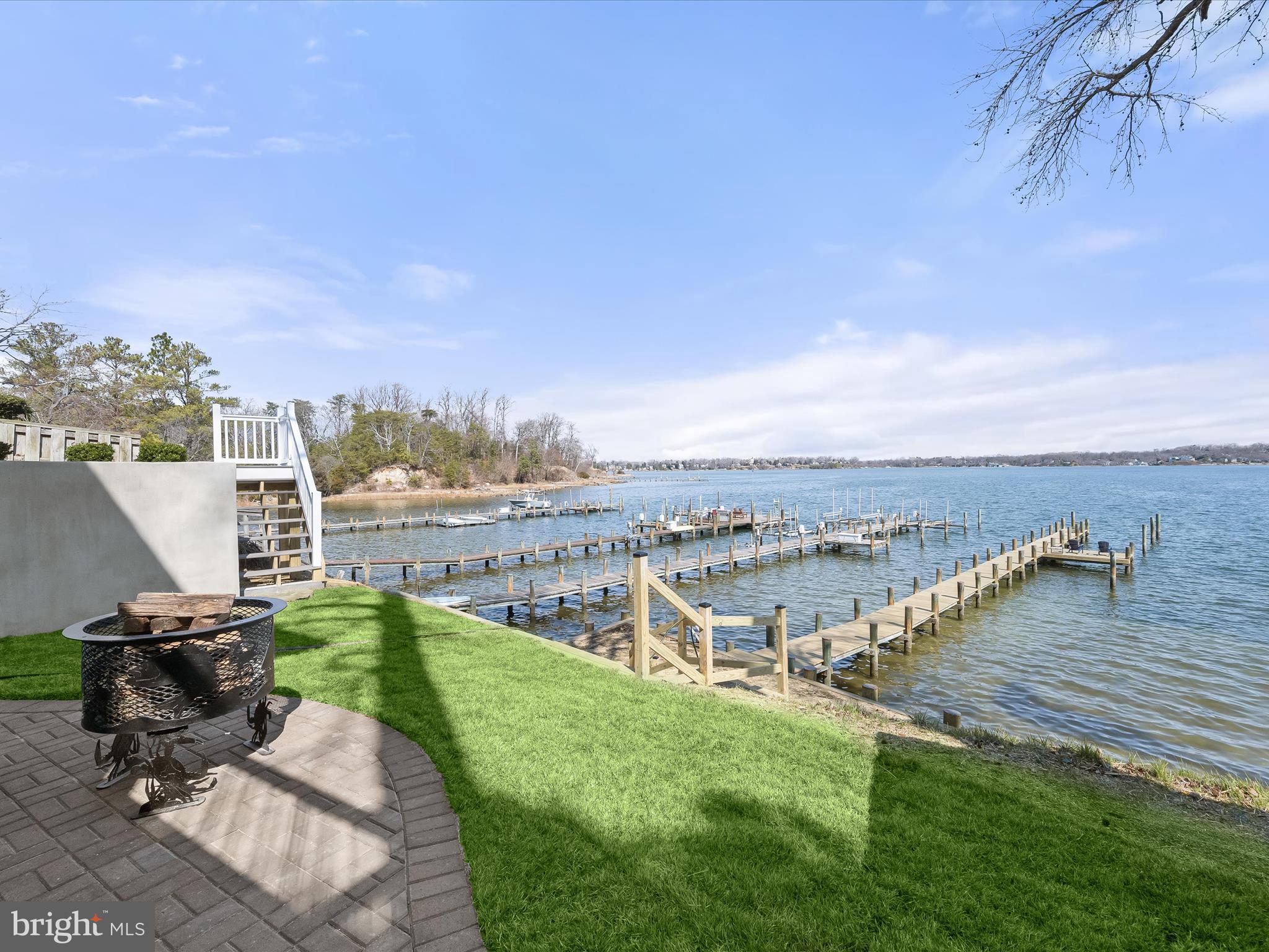 LONG POINT ON THE SEVERN - Residential