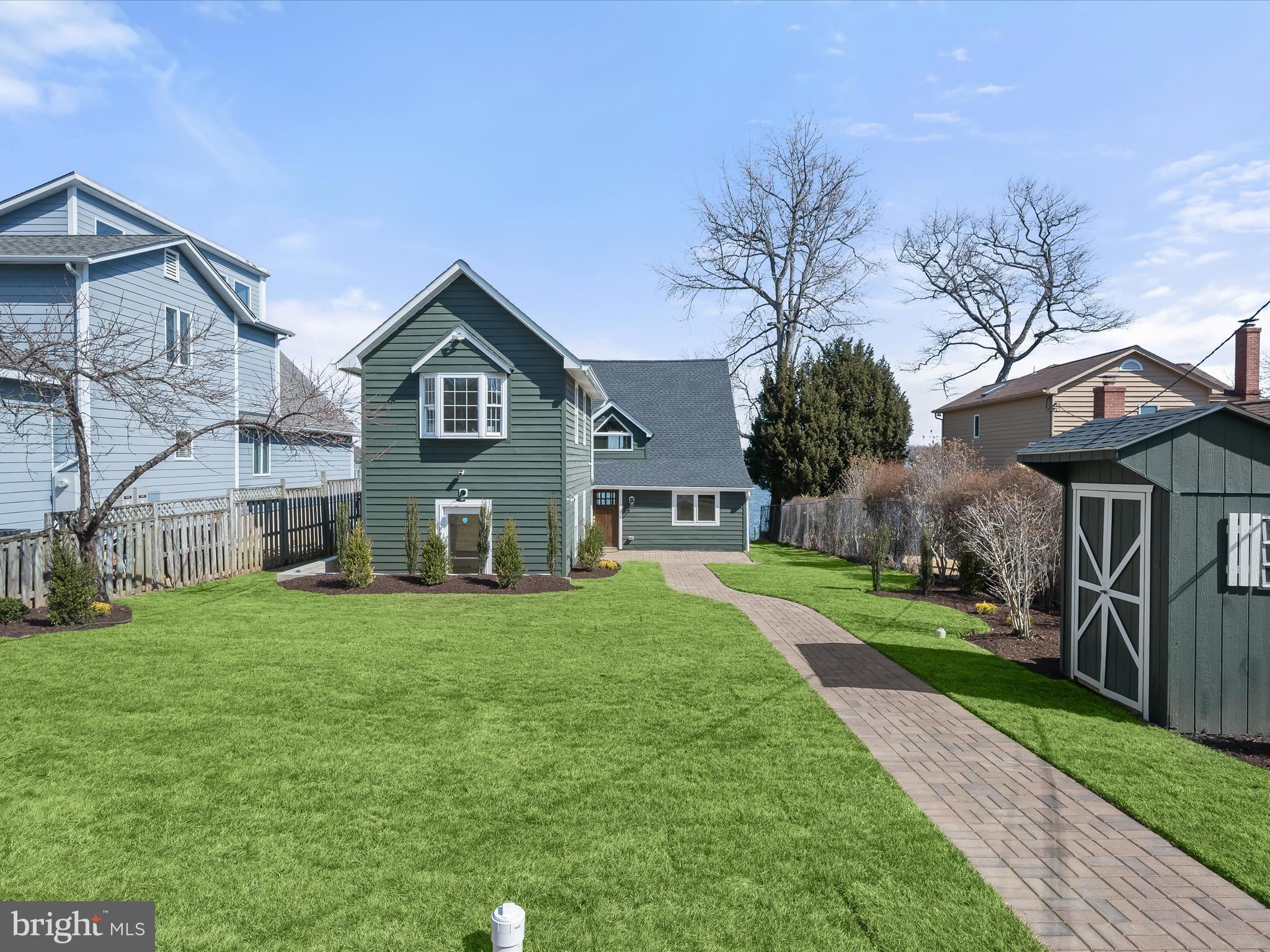 LONG POINT ON THE SEVERN - Residential