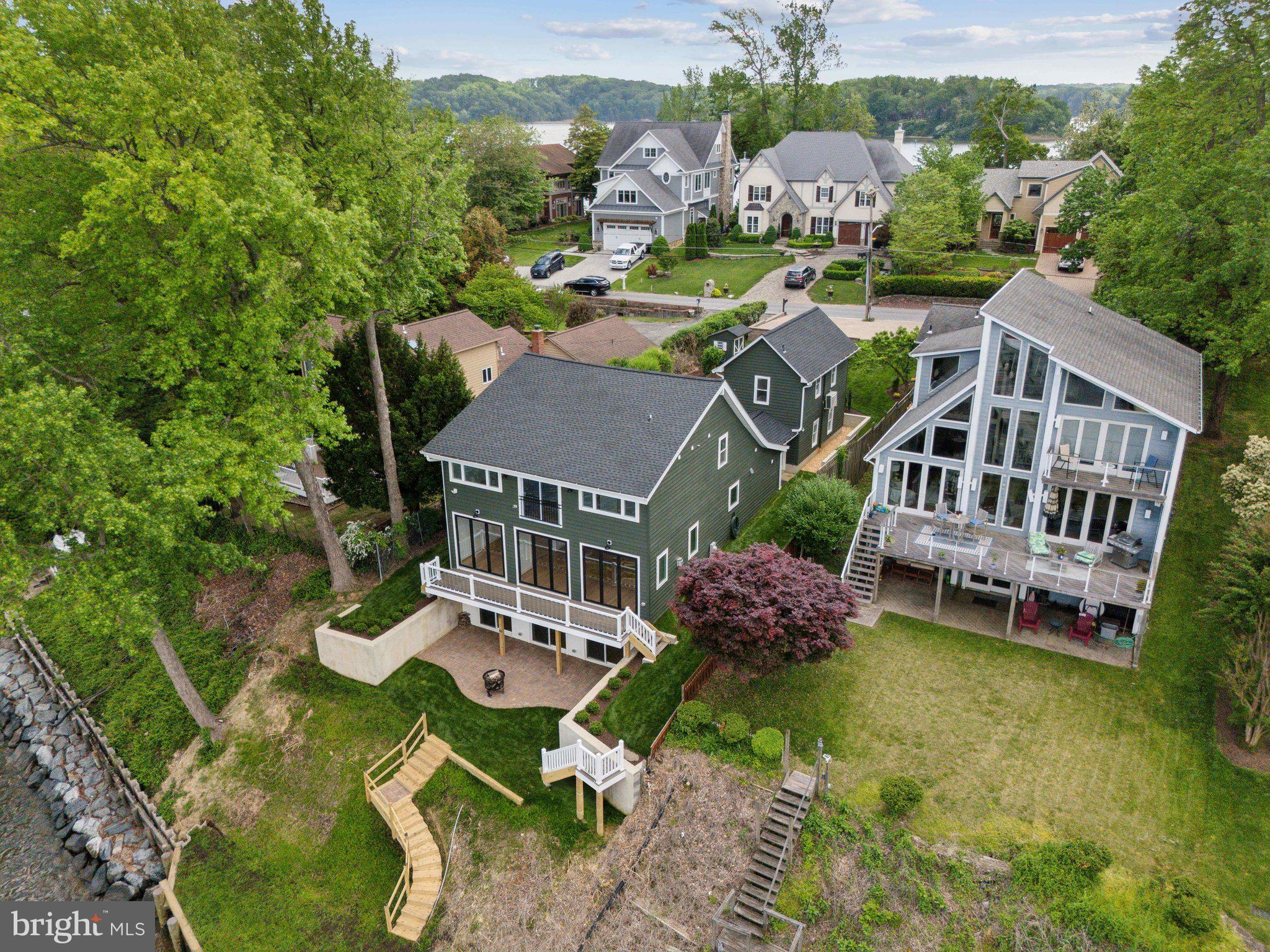 LONG POINT ON THE SEVERN - Residential