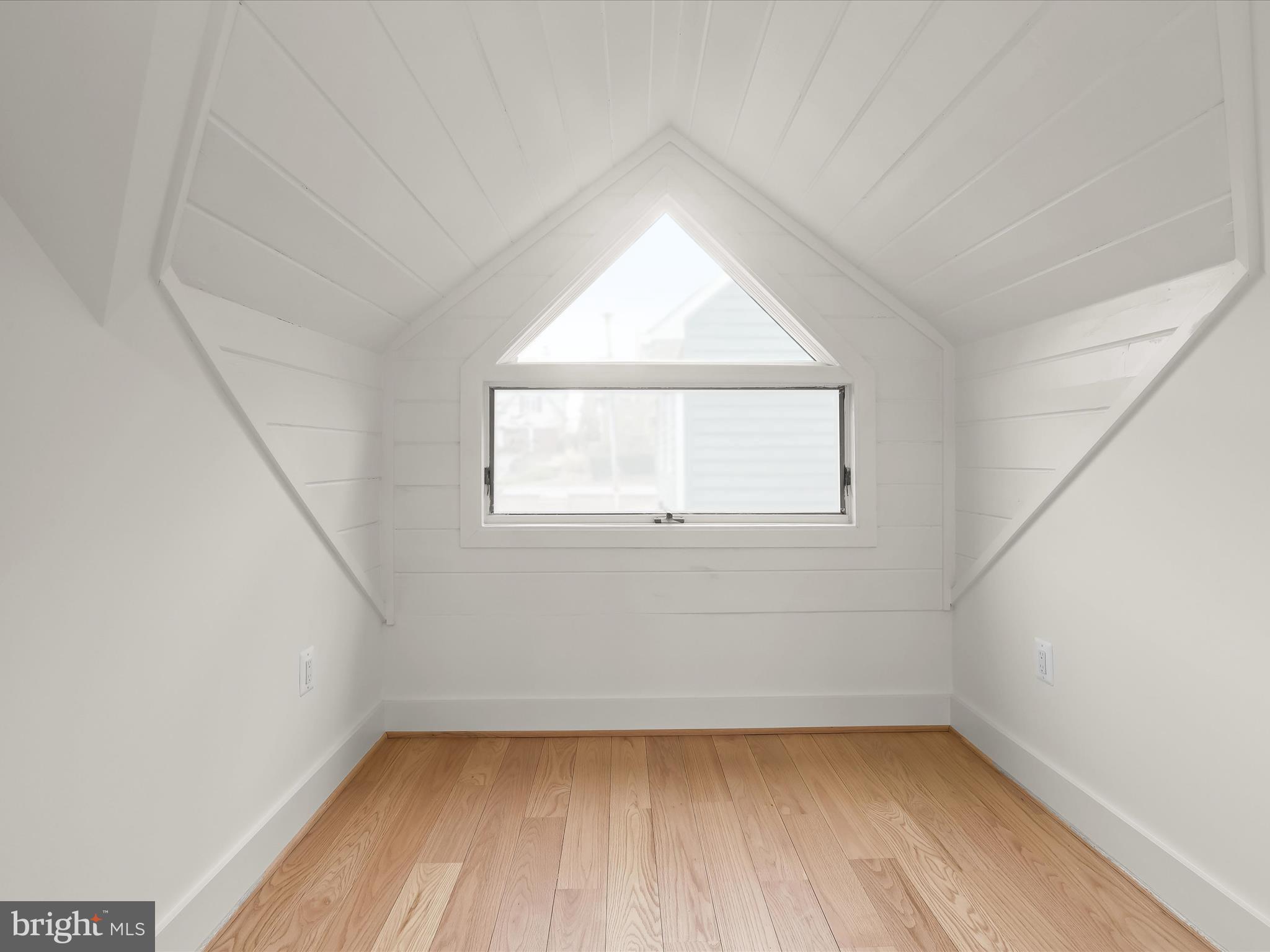 LONG POINT ON THE SEVERN - Residential