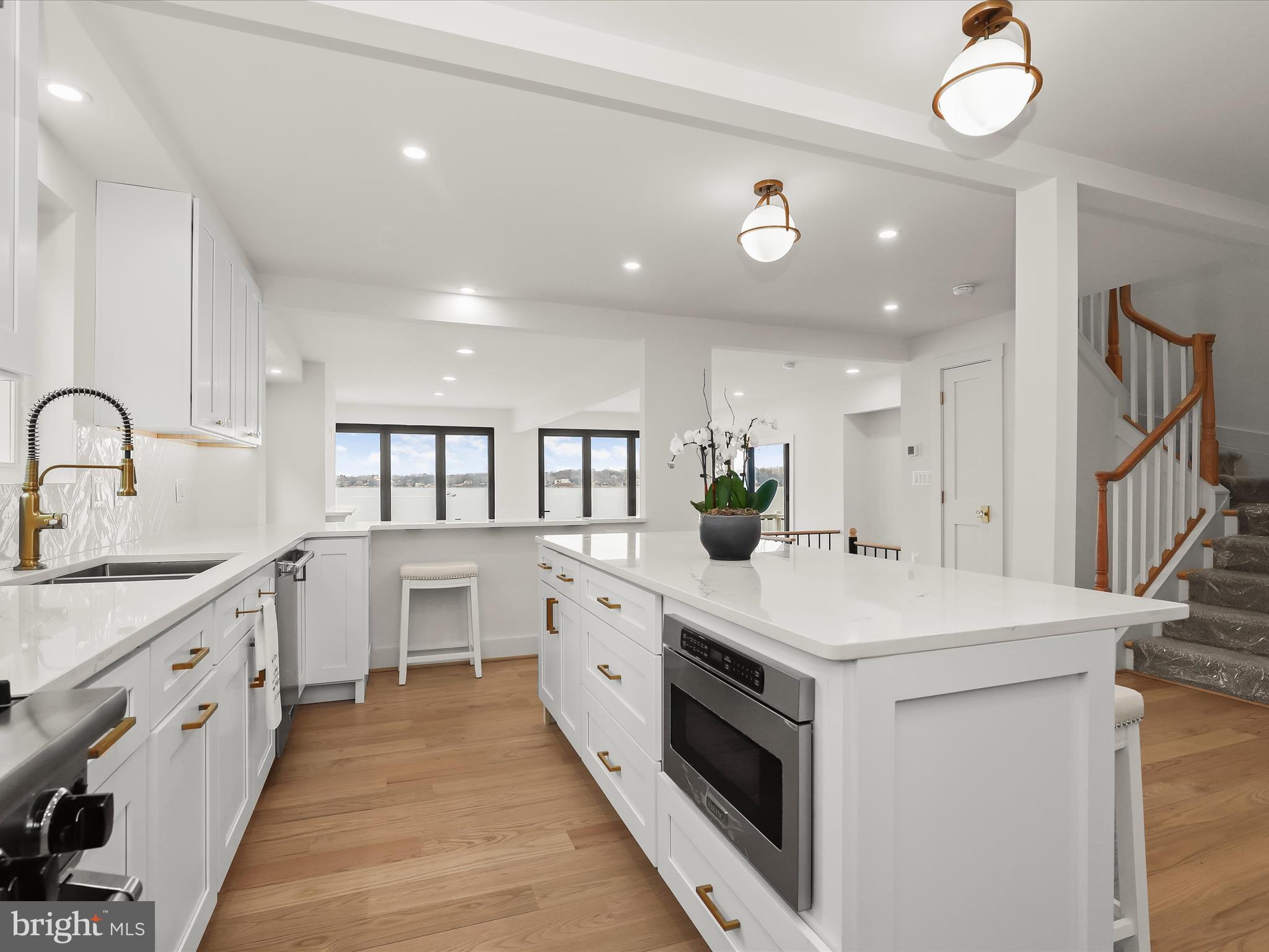 LONG POINT ON THE SEVERN - Residential