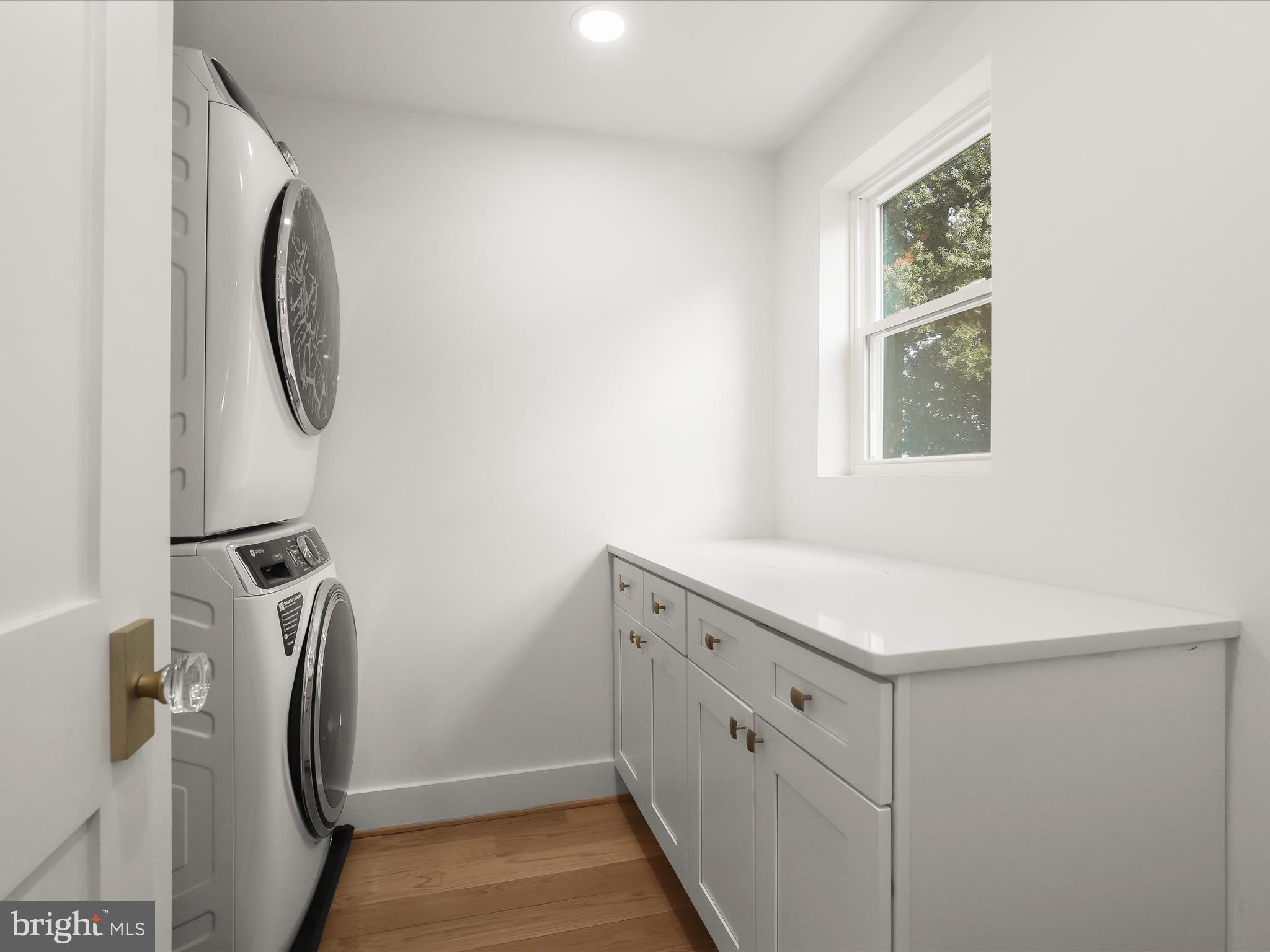 LONG POINT ON THE SEVERN - Residential