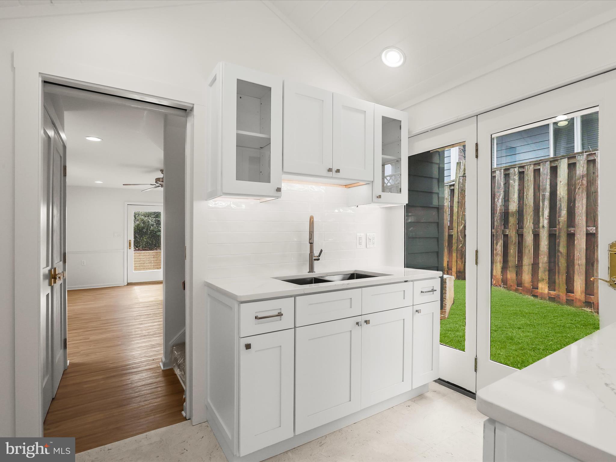 LONG POINT ON THE SEVERN - Residential