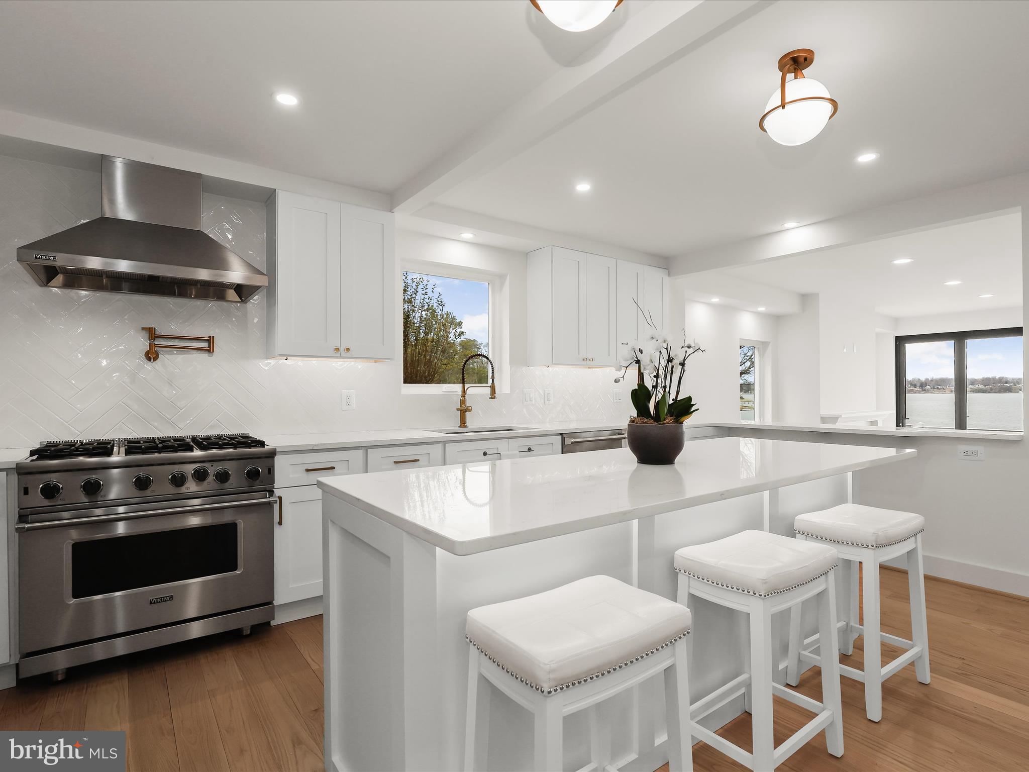 LONG POINT ON THE SEVERN - Residential