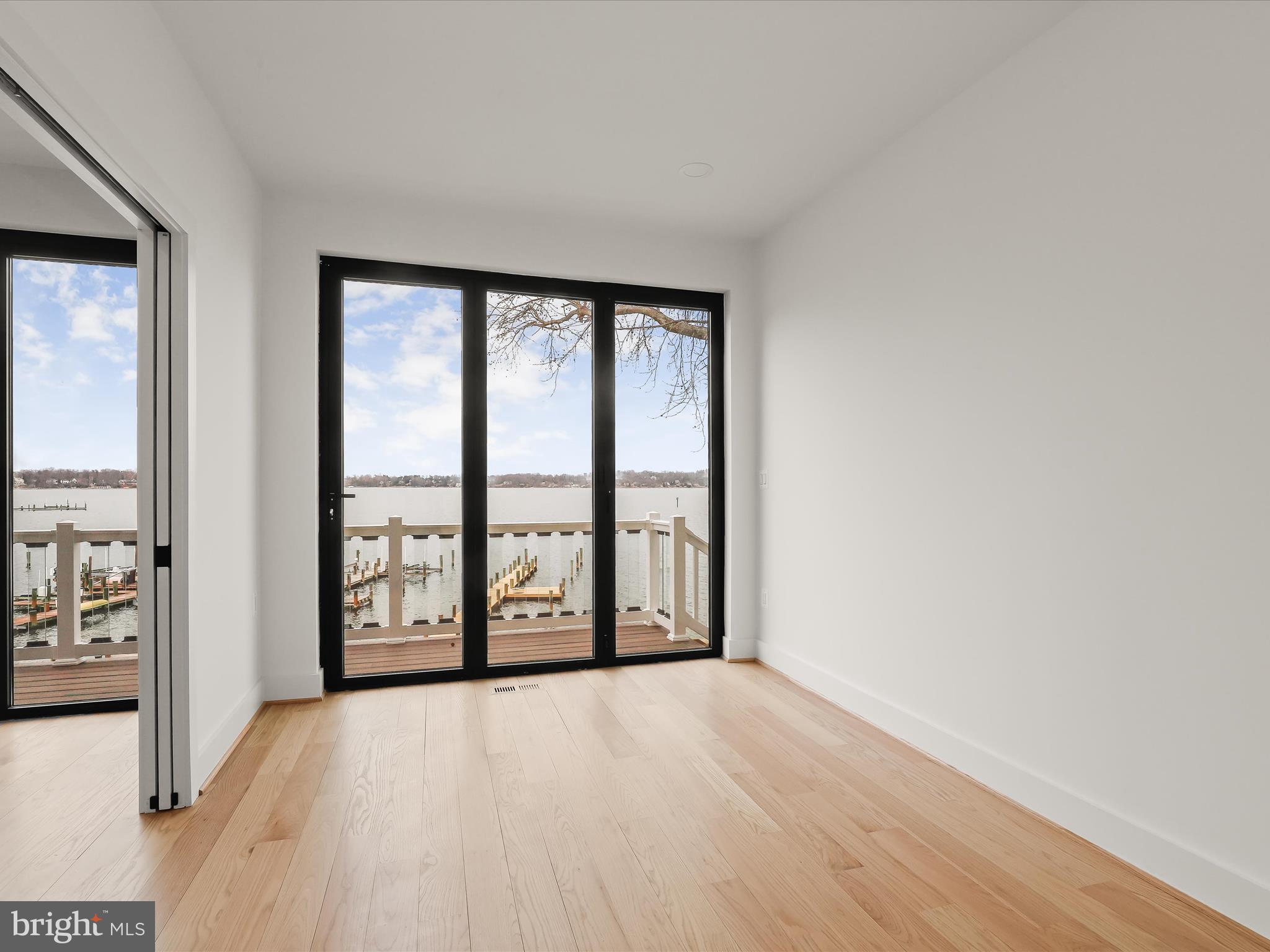 LONG POINT ON THE SEVERN - Residential