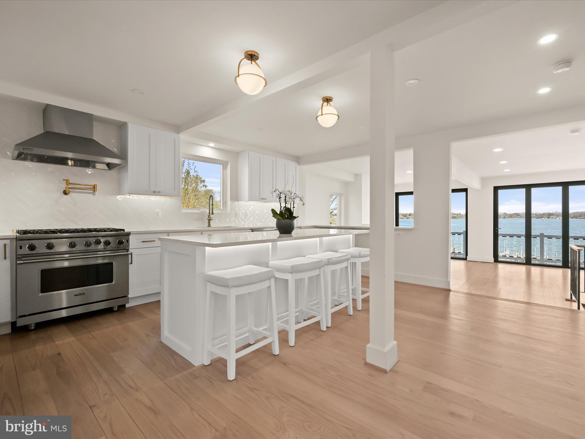 LONG POINT ON THE SEVERN - Residential