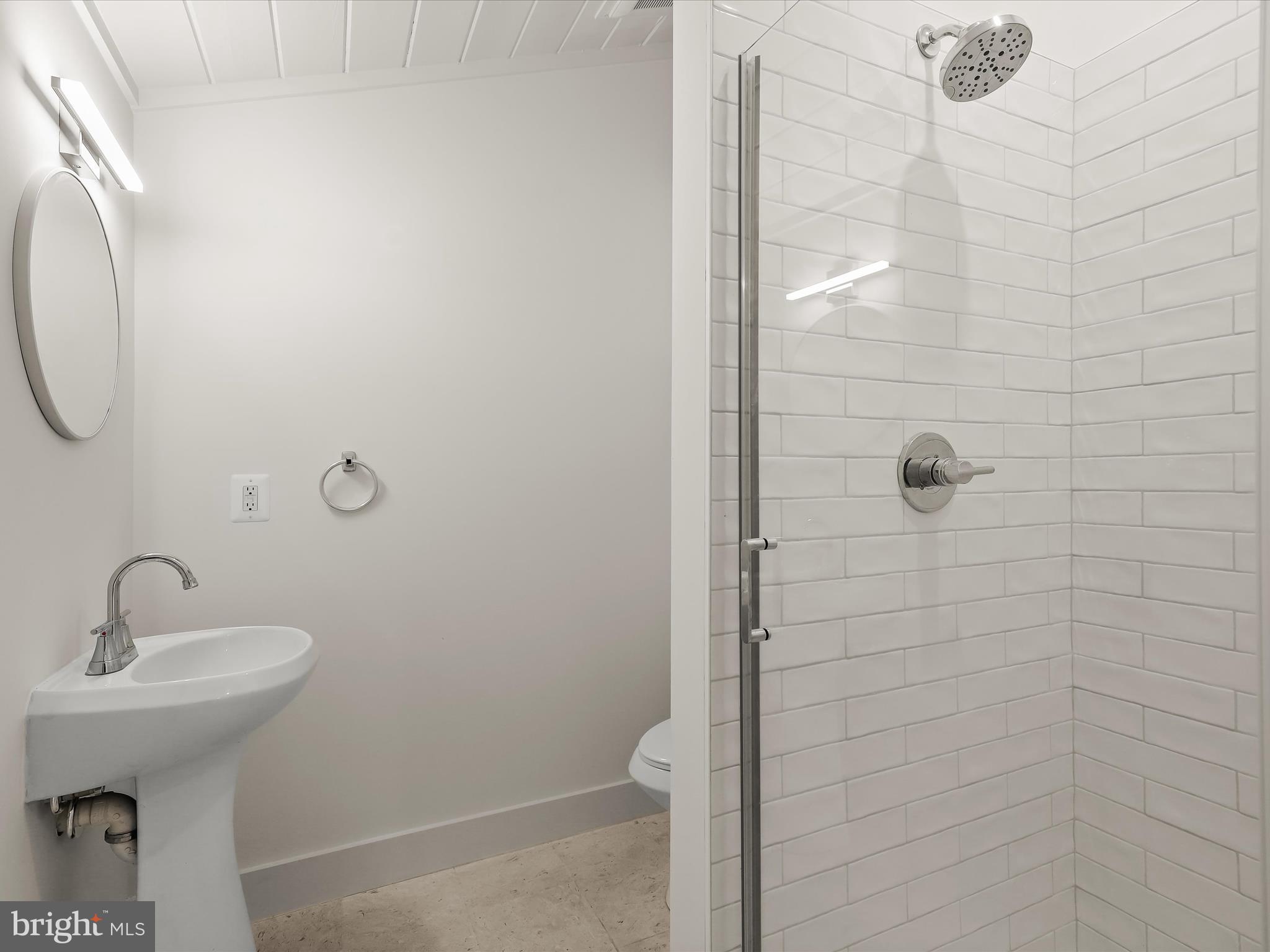 LONG POINT ON THE SEVERN - Residential