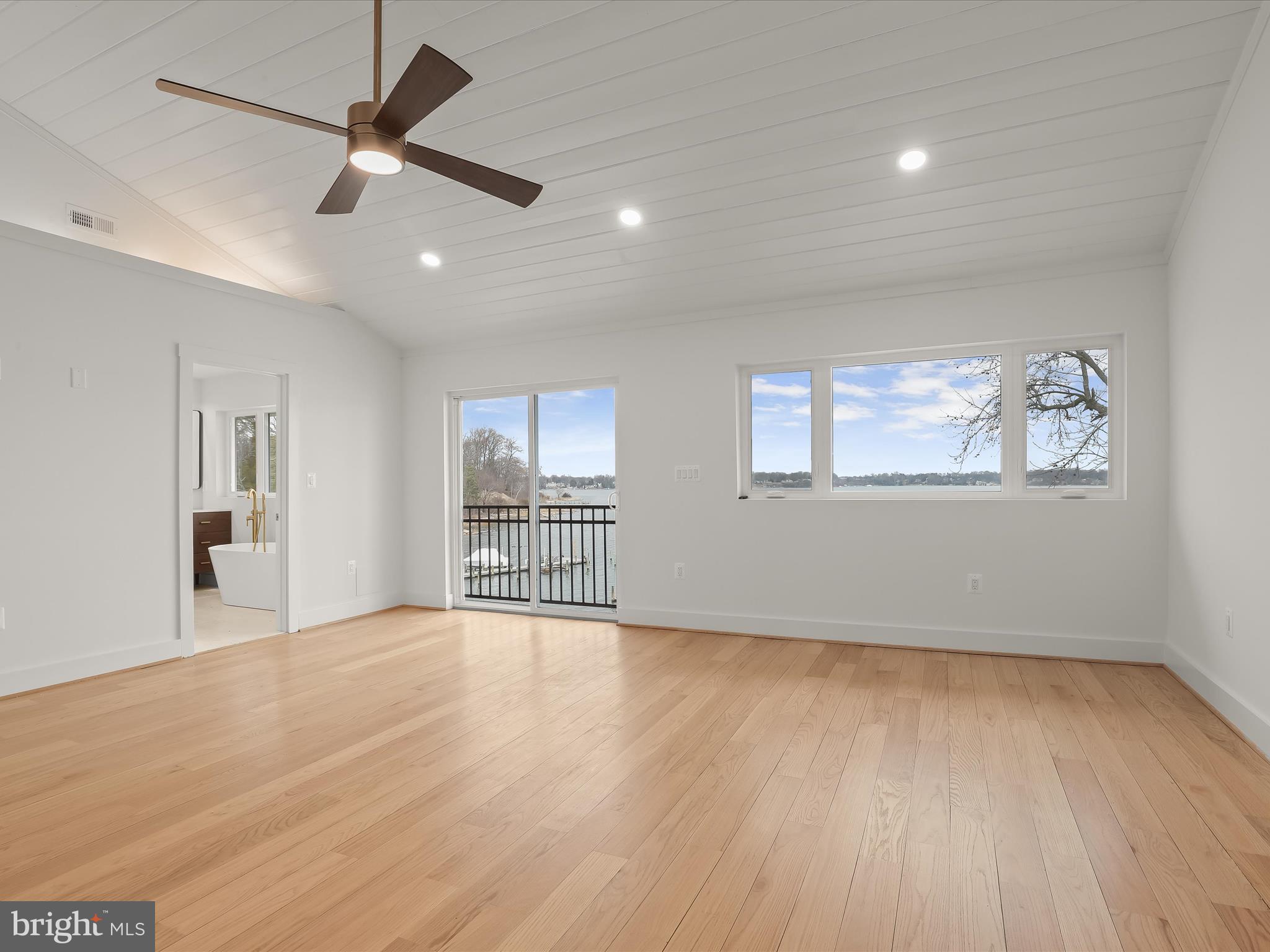 LONG POINT ON THE SEVERN - Residential