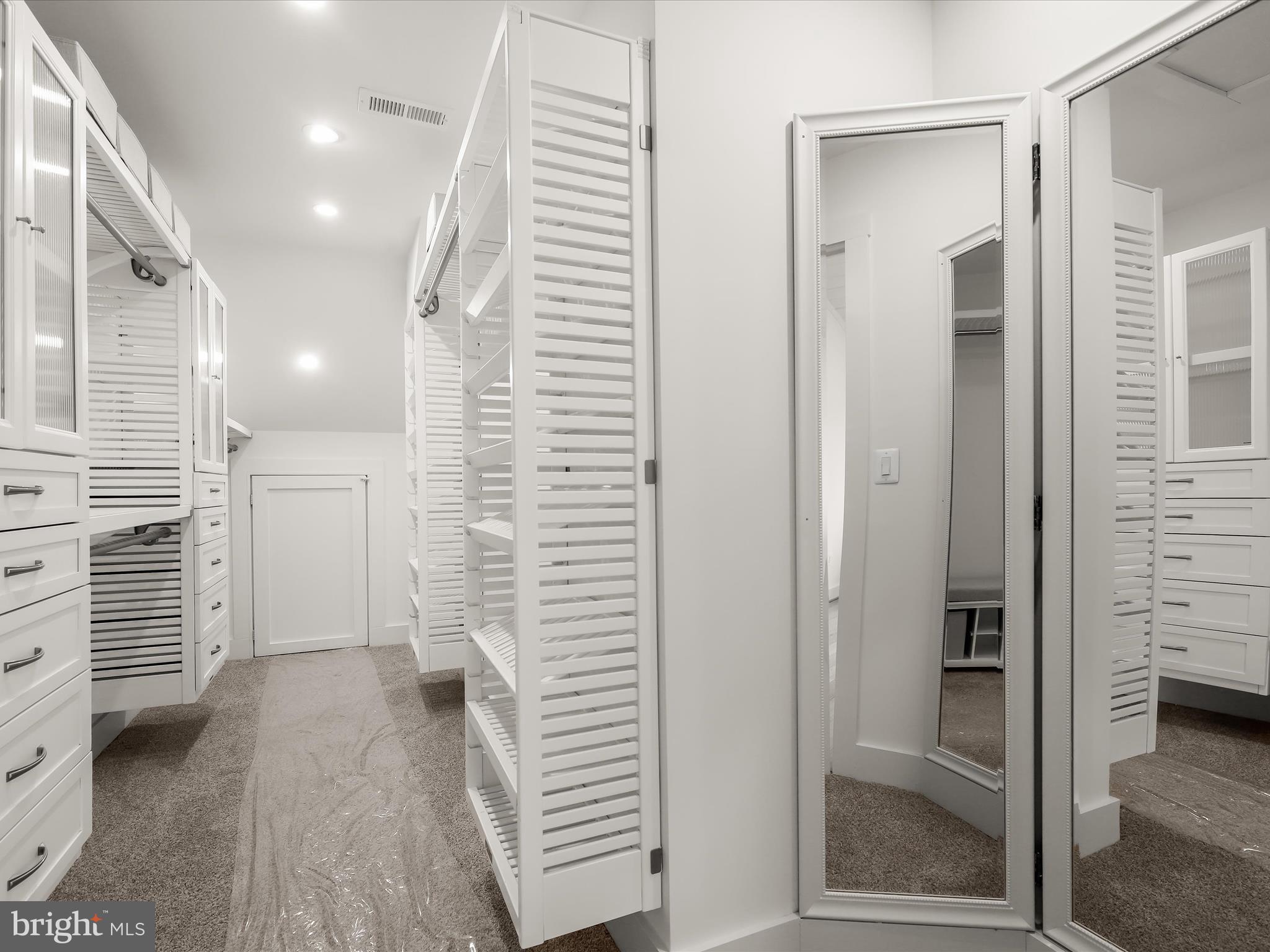 LONG POINT ON THE SEVERN - Residential