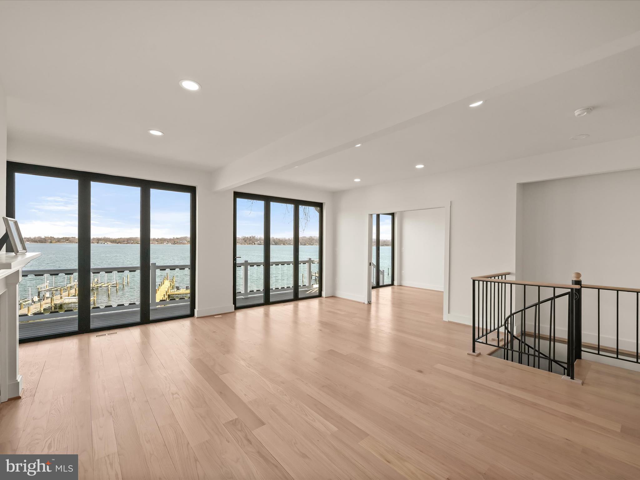 LONG POINT ON THE SEVERN - Residential