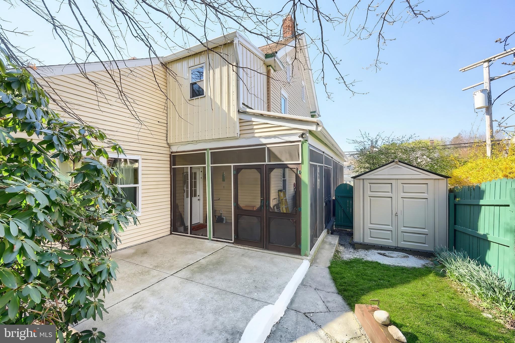 WINDSOR BORO - Residential