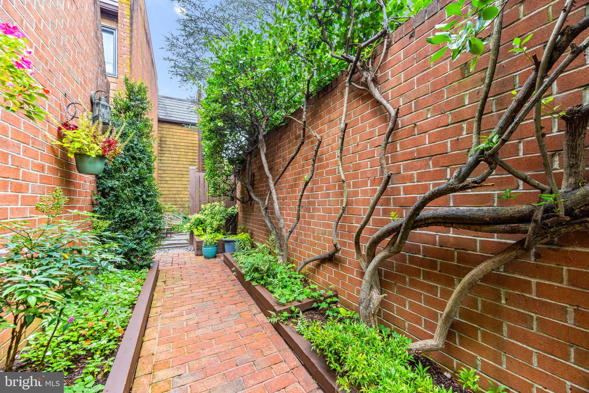 2 COLDWATER COURT