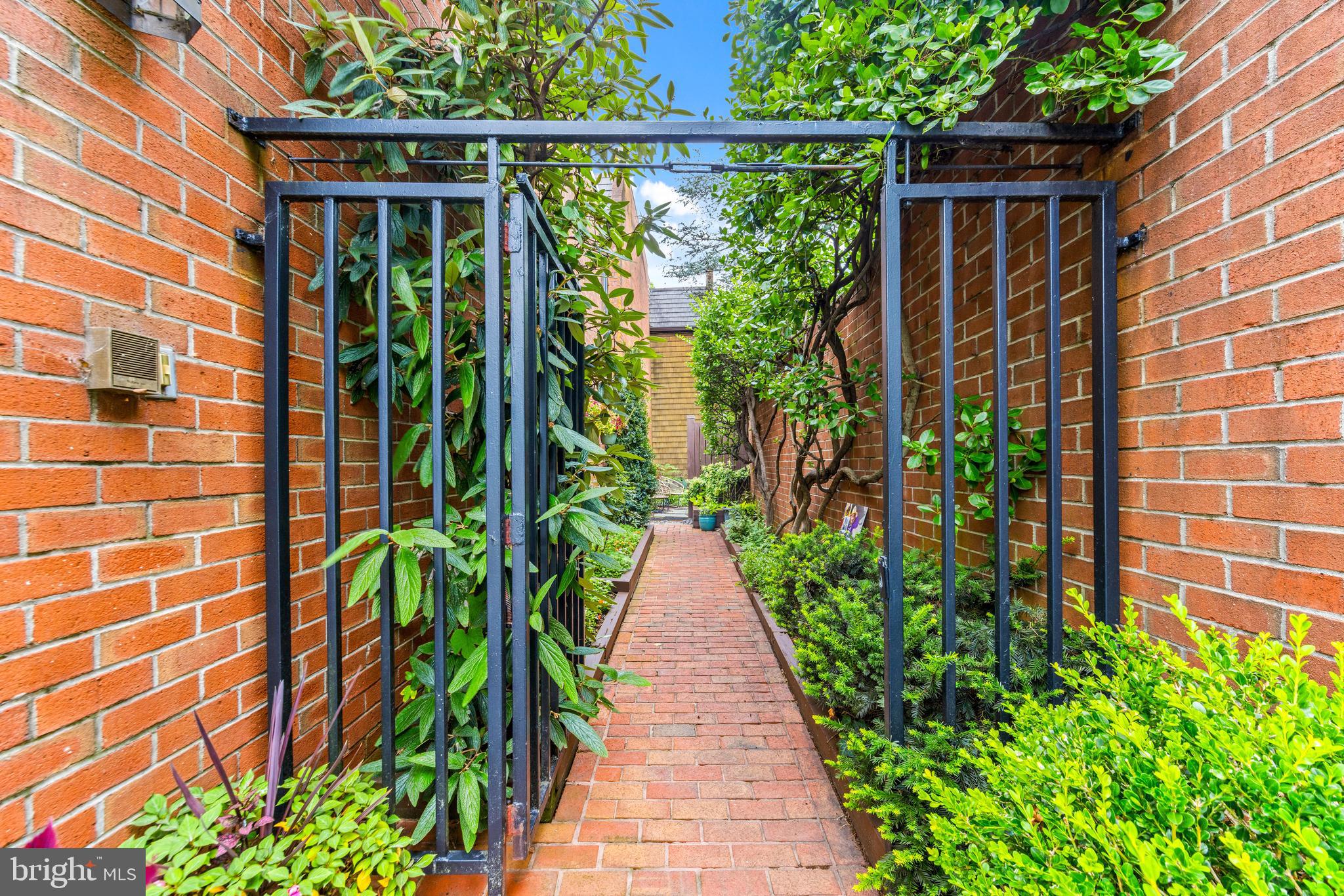 2 COLDWATER COURT