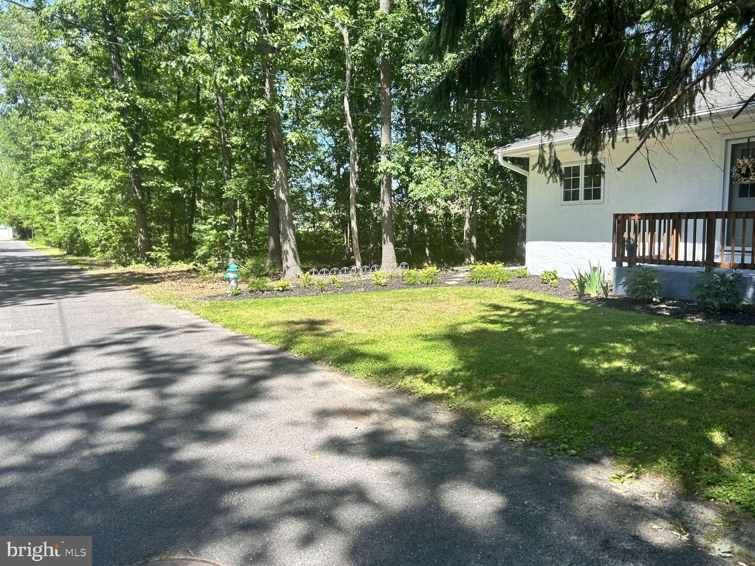 836 SPRUCE LANE
