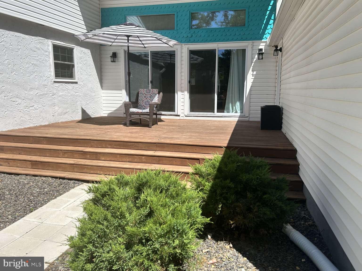 836 SPRUCE LANE