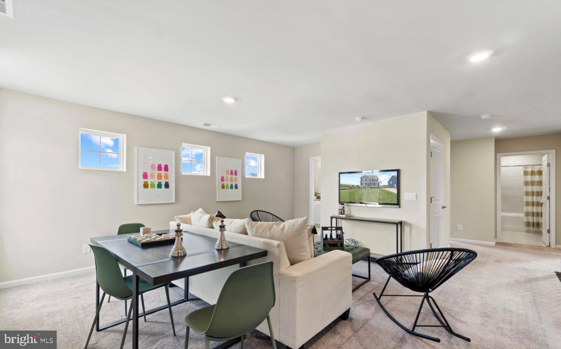 RIVERS BLUFF - Residential