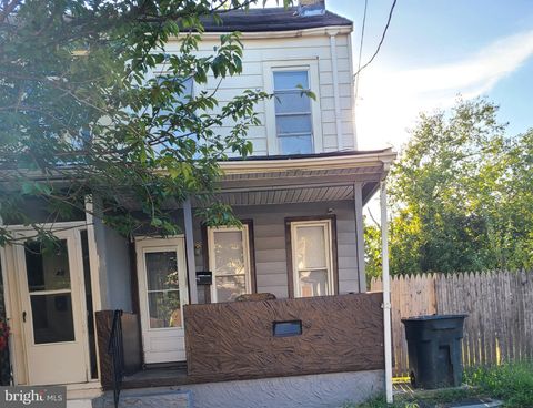 Townhouse For Sale - 43 Logan St<br/> Mercer County, TRENTON, NJ 08609