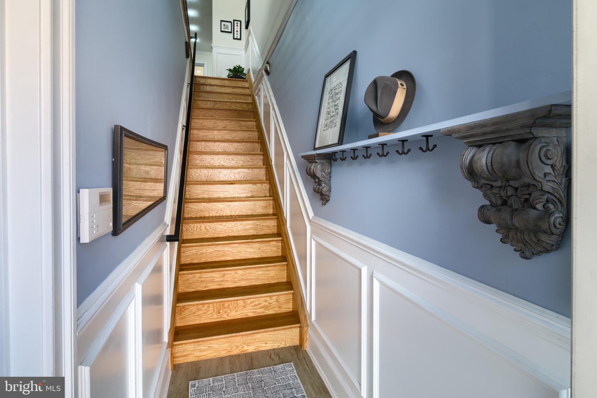 QUEEN VILLAGE - Residential