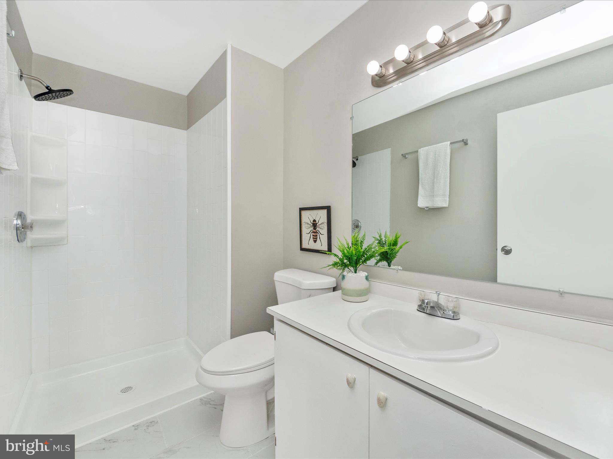 HICKORY HOLLOW - Residential