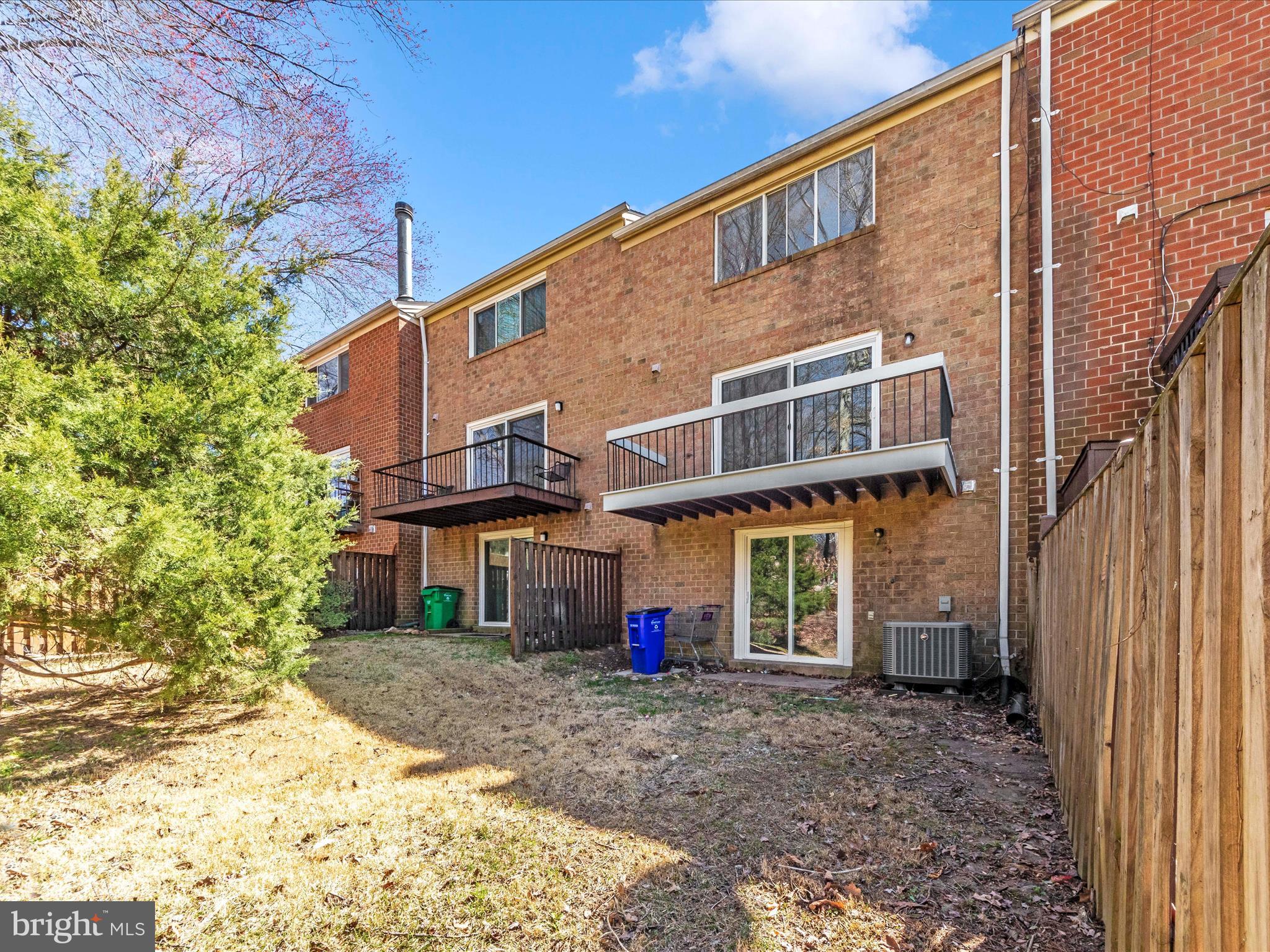 HICKORY HOLLOW - Residential